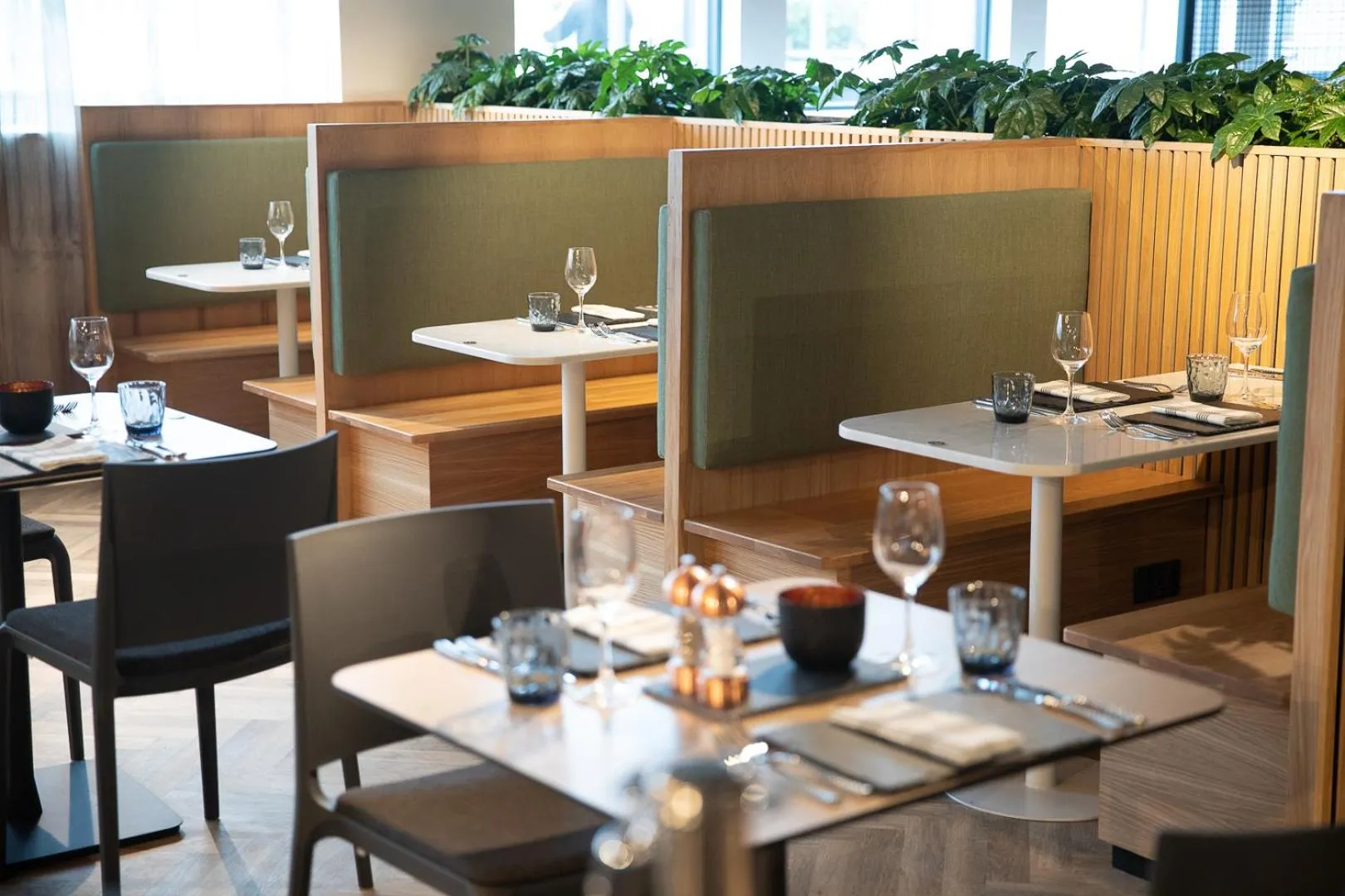 Restaurant/places to eat in Mercure Newport