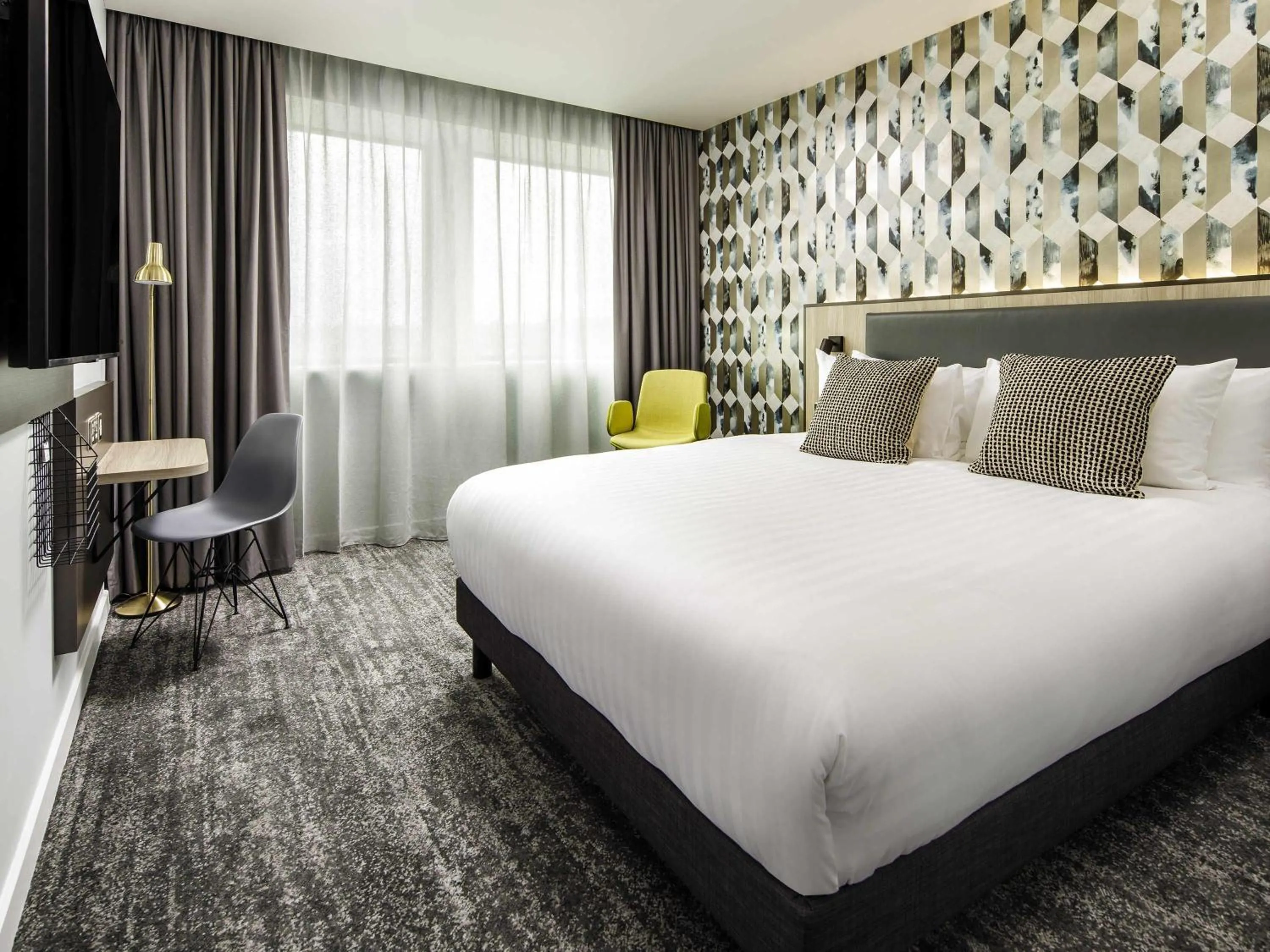 Bedroom, Bed in Mercure Newport