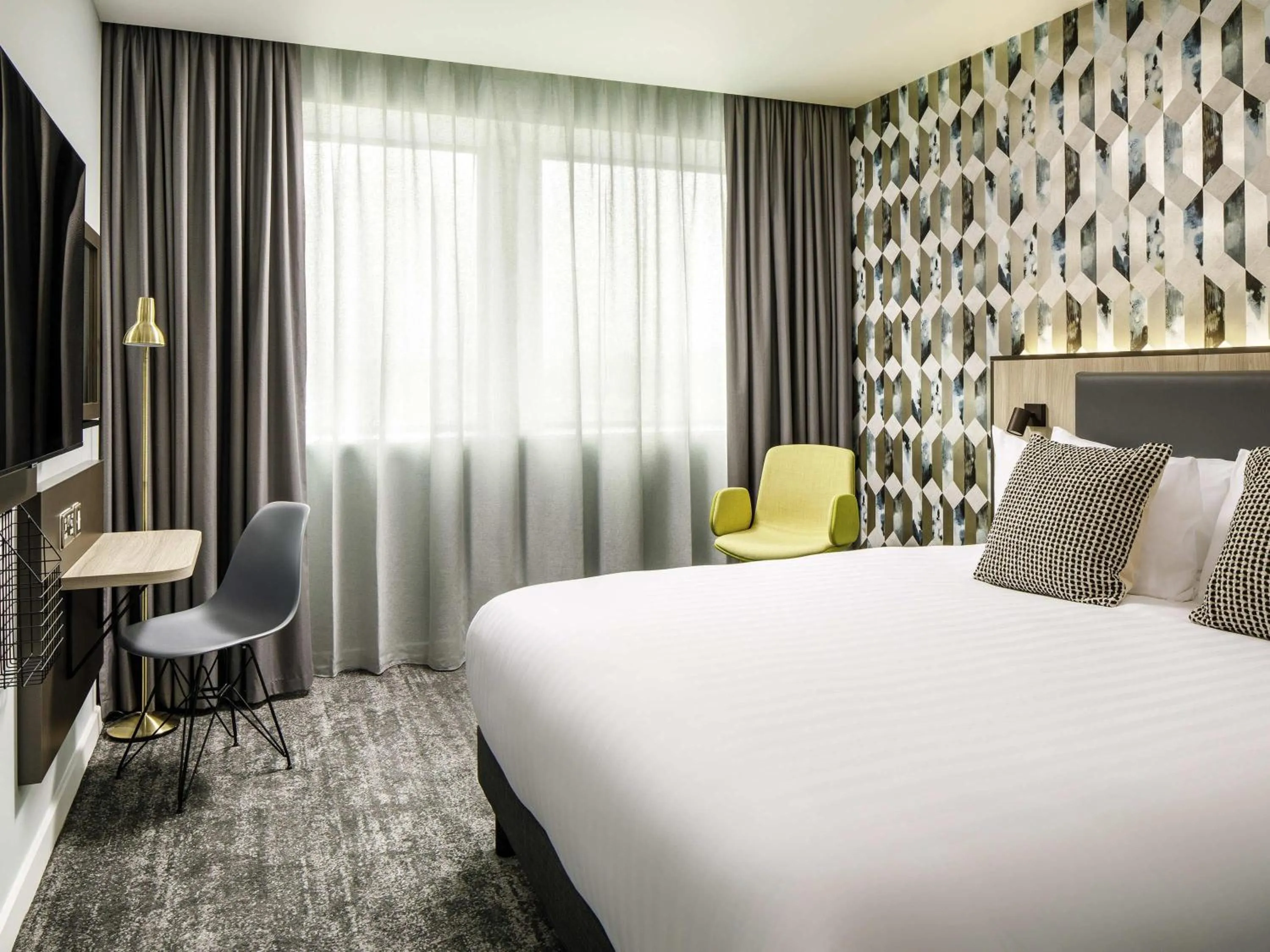 Bedroom, Bed in Mercure Newport