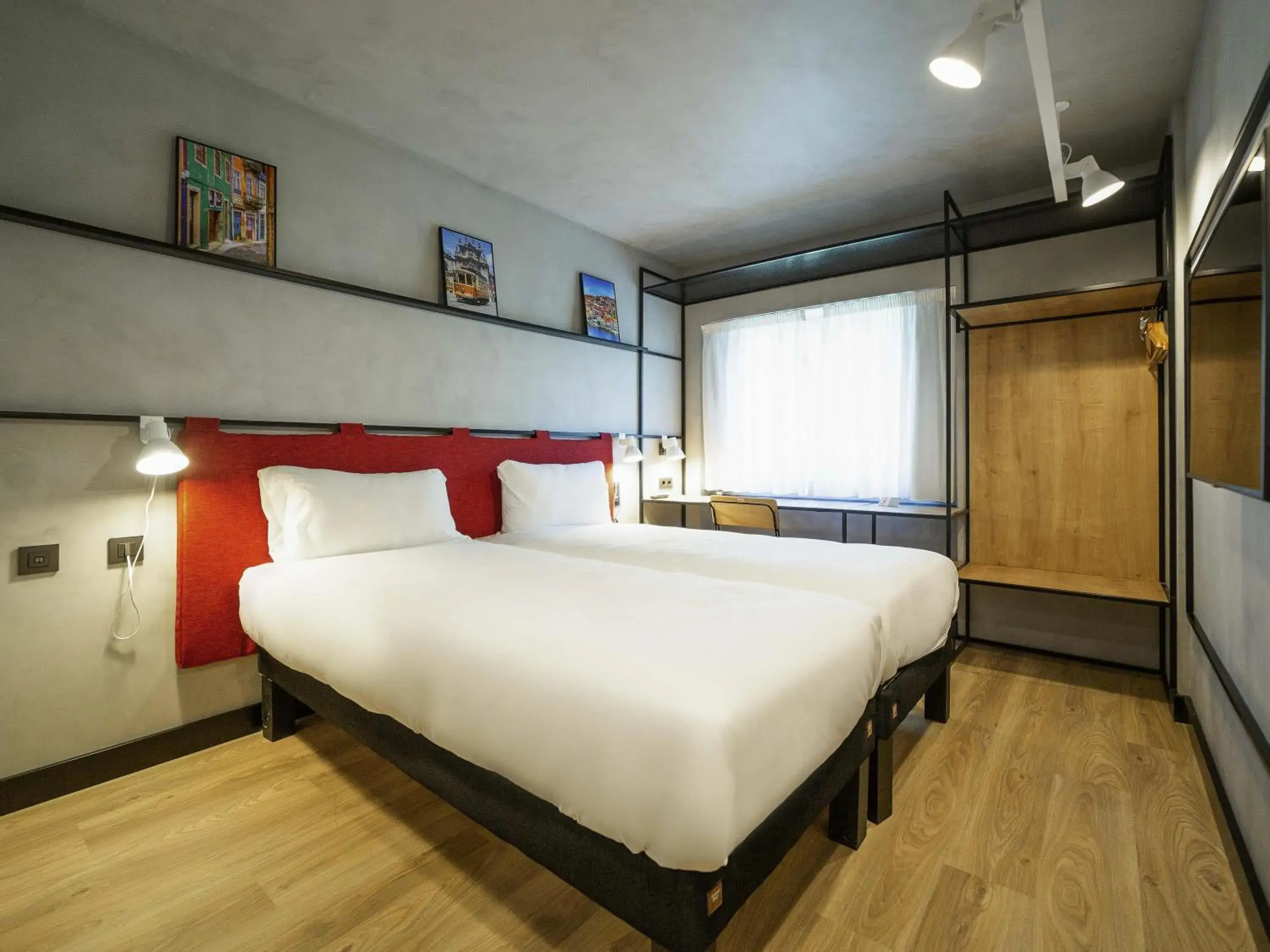 Twin Room in ibis Porto Centro Mercado Bolhao Twin Room in ibis Porto Centro Mercado Bolhao