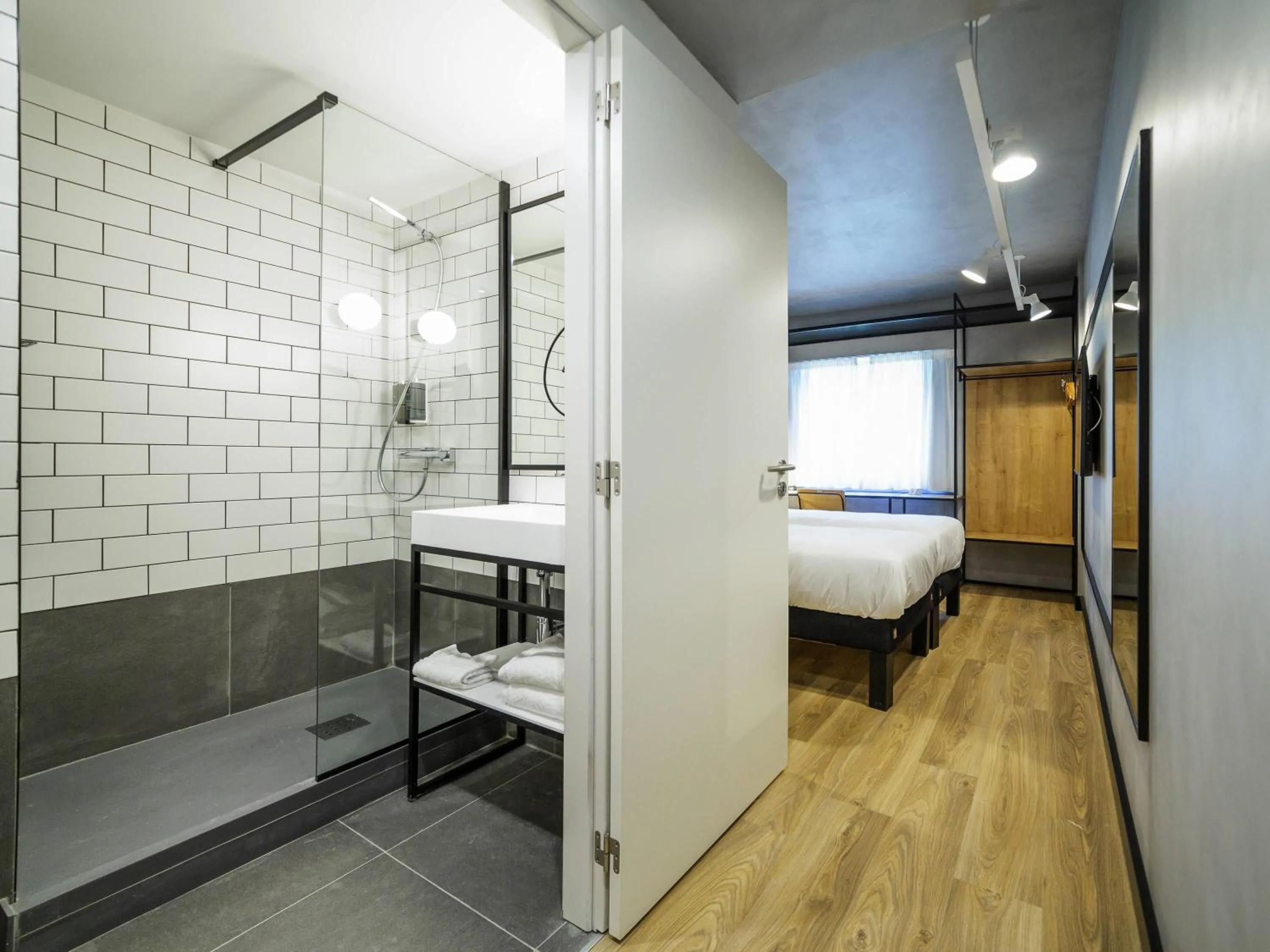 Bedroom, Bed in ibis Porto Centro Mercado Bolhao