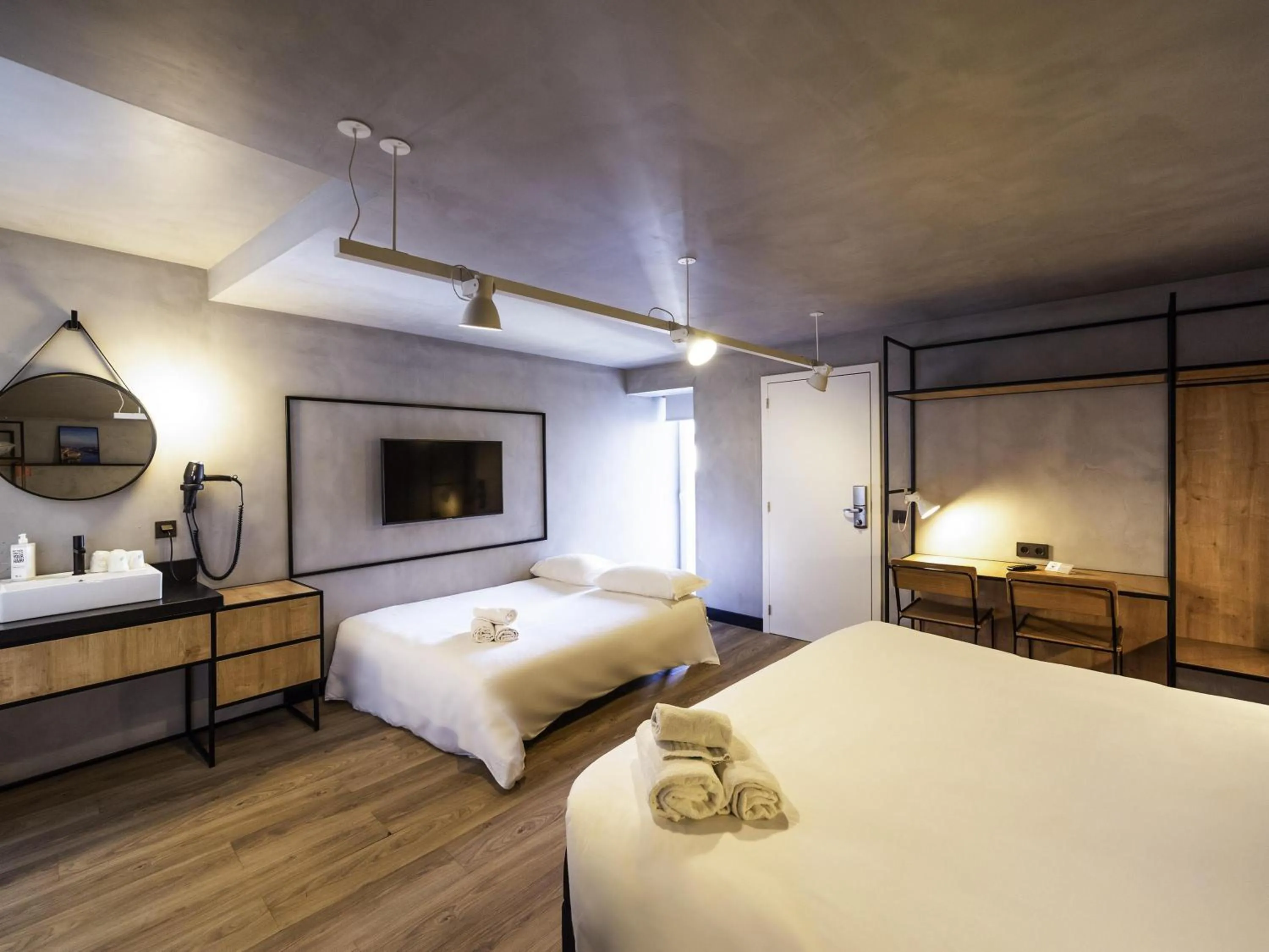 Bedroom, Bed in ibis Porto Centro Mercado Bolhao