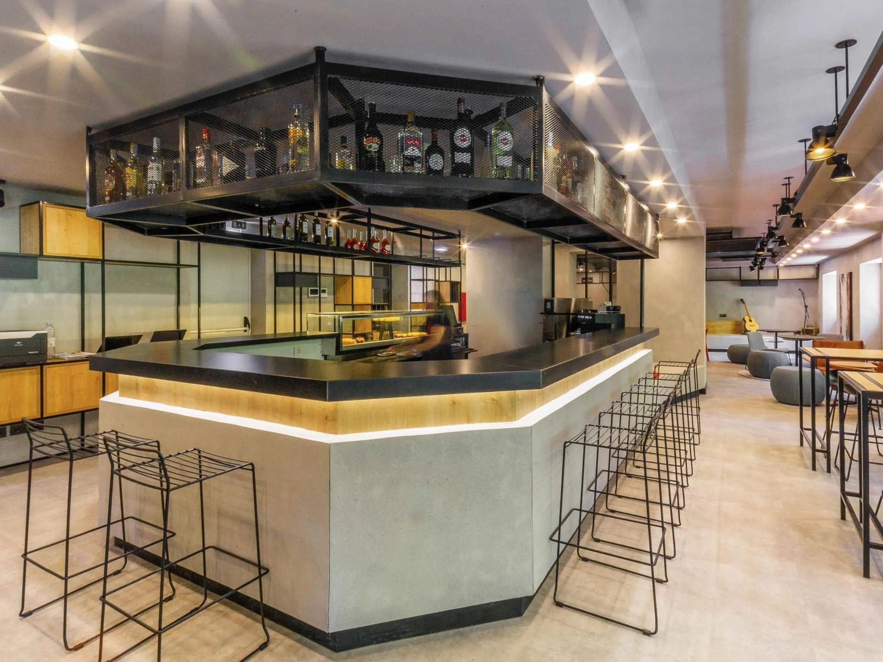 Lounge or bar in ibis Porto Centro Mercado Bolhao