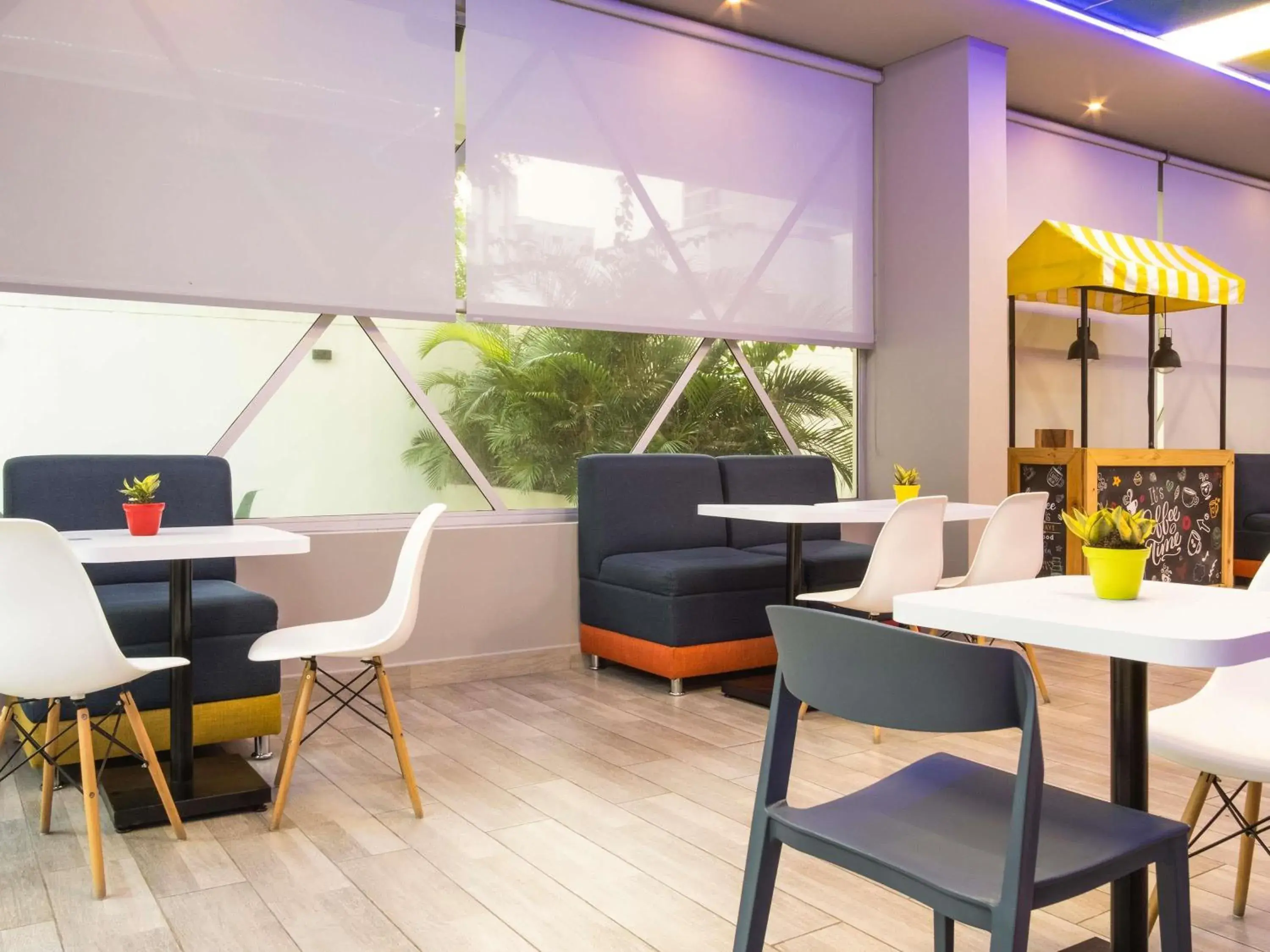Restaurant/places to eat in ibis budget Barranquilla Restaurant/places to eat in ibis budget Barranquilla