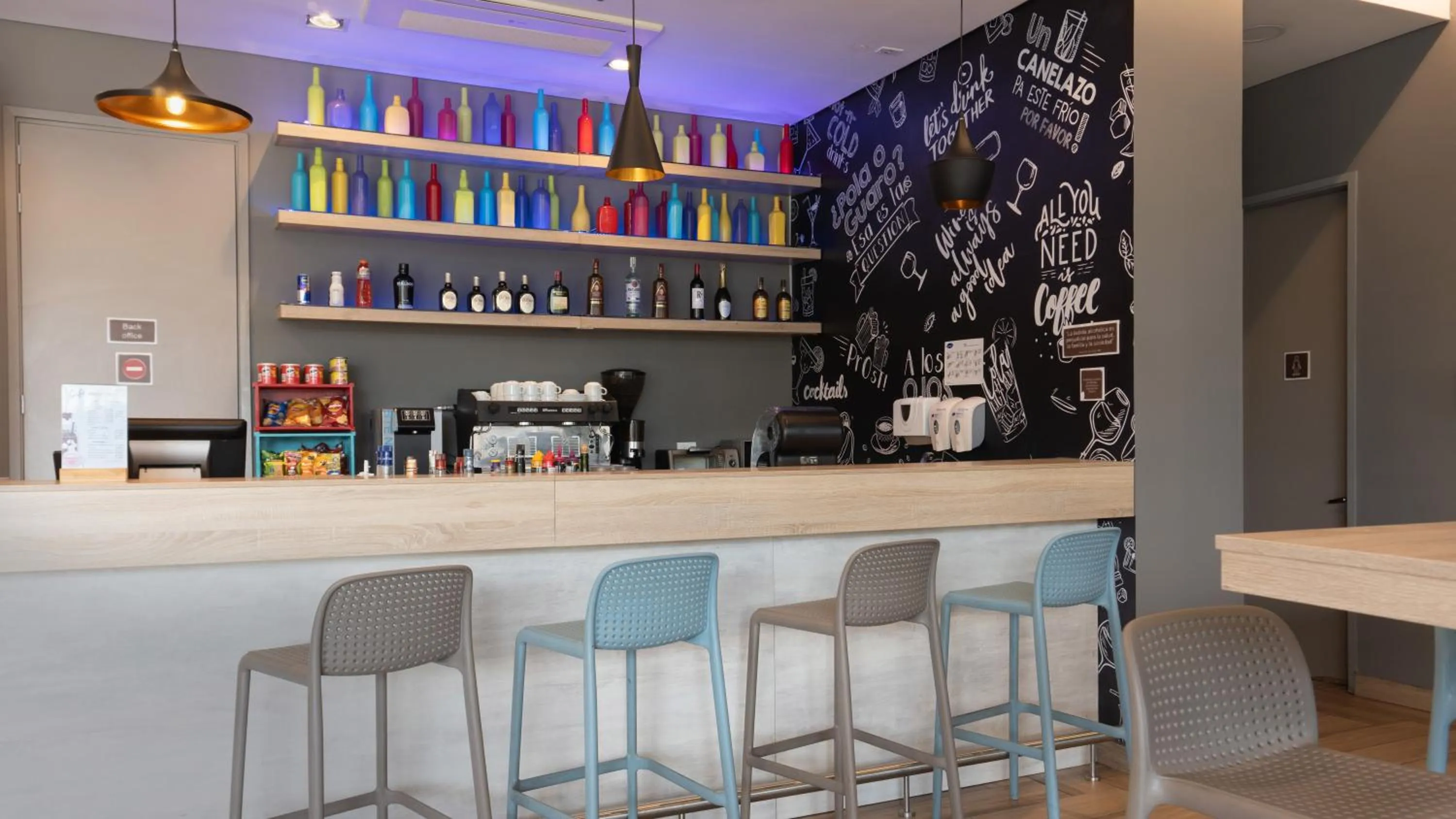 Lounge or bar in ibis Chia