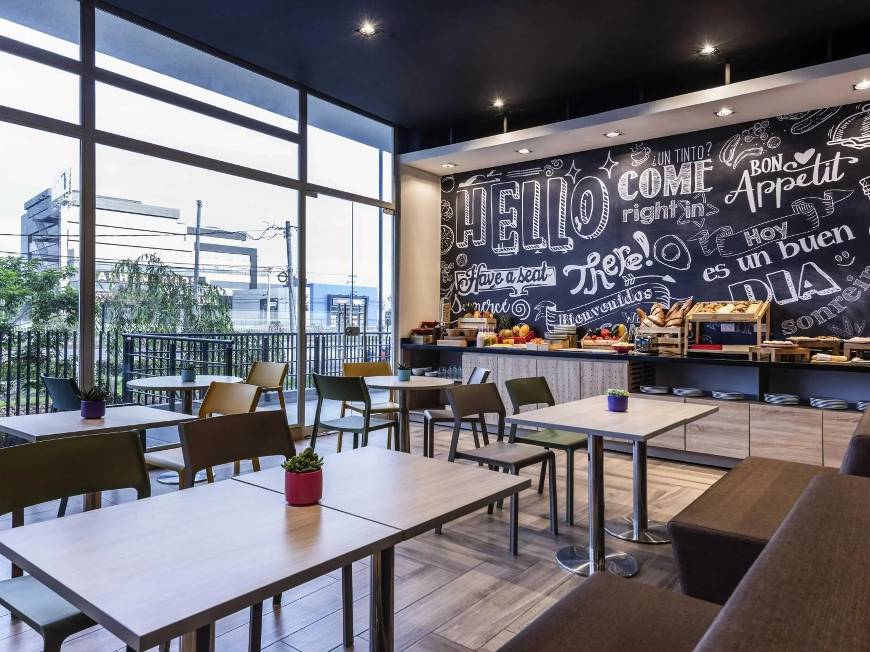 Restaurant/places to eat in ibis Chia Restaurant/places to eat in ibis Chia