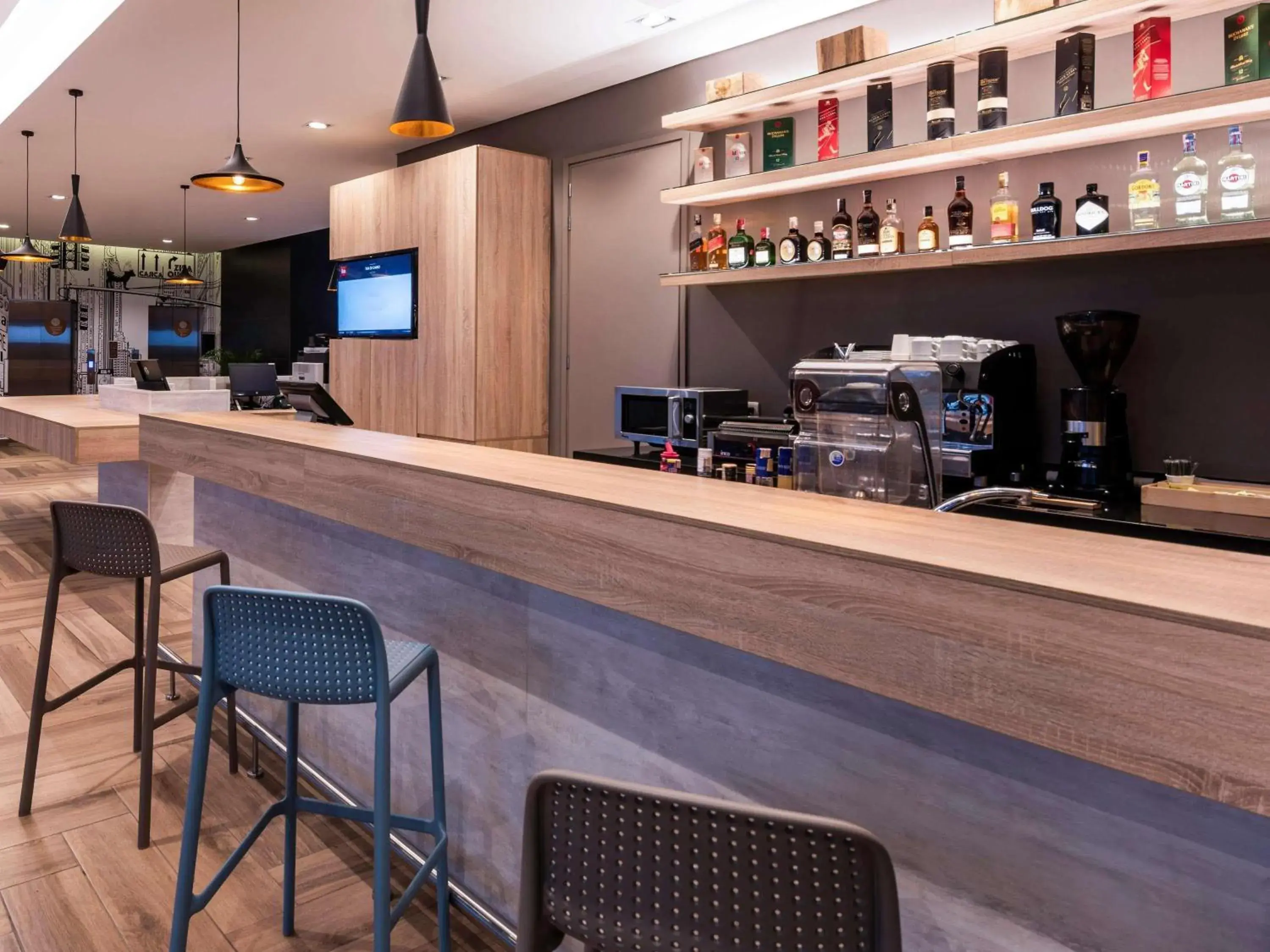 Lounge or bar in ibis Chia Lounge or bar in ibis Chia