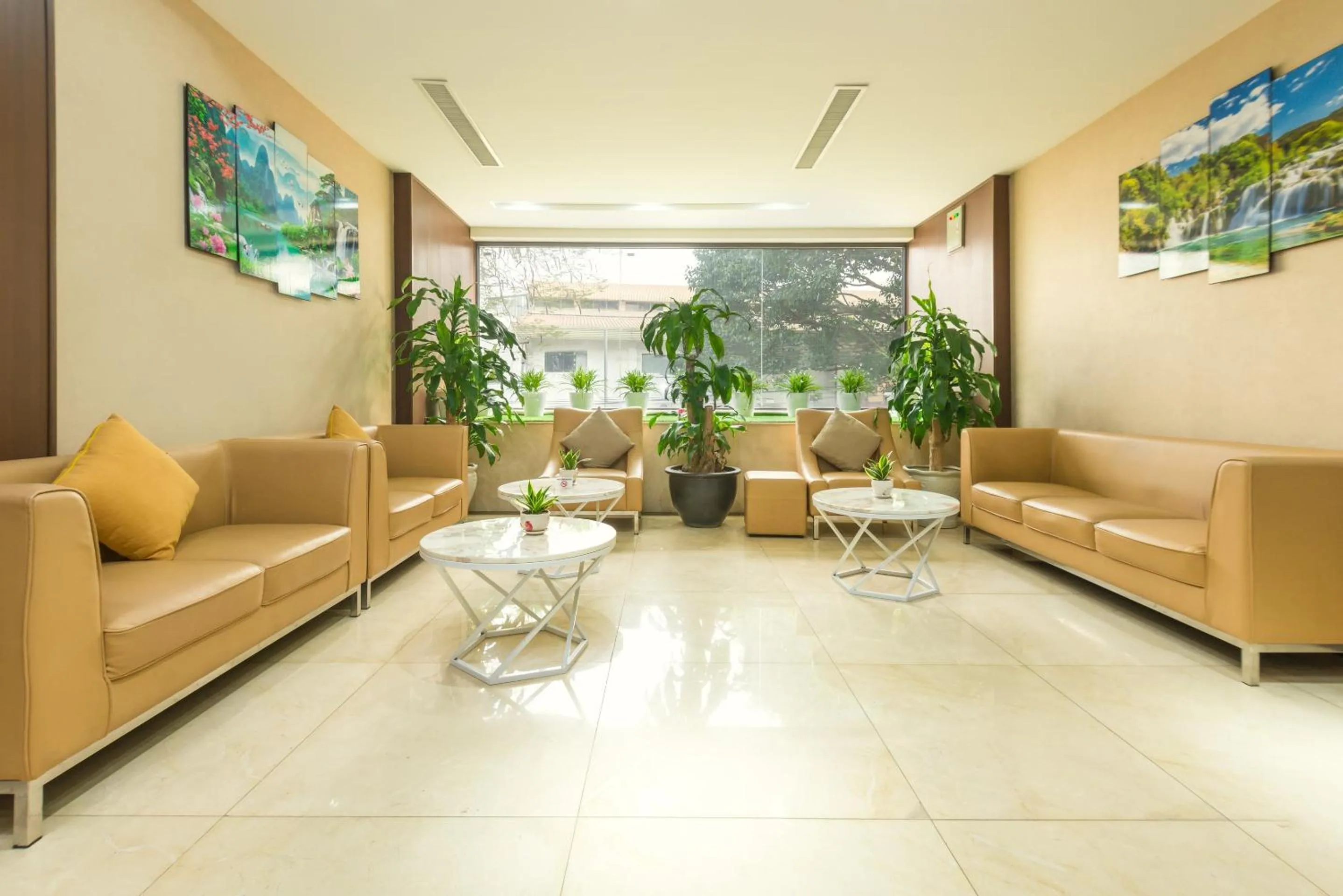 Lobby or reception in OYO 930 Thang Long Hotel