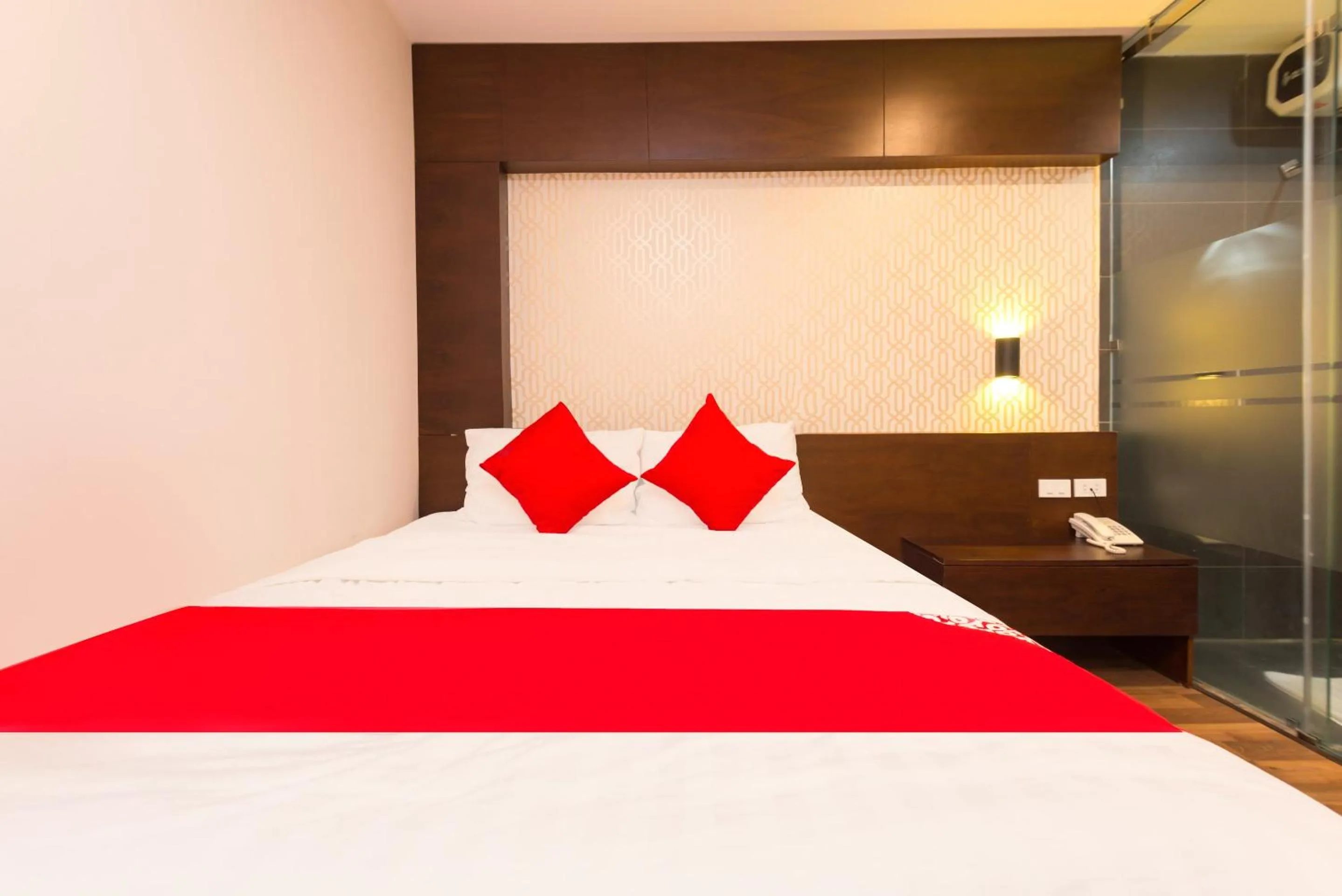 Bedroom, Bed in OYO 930 Thang Long Hotel