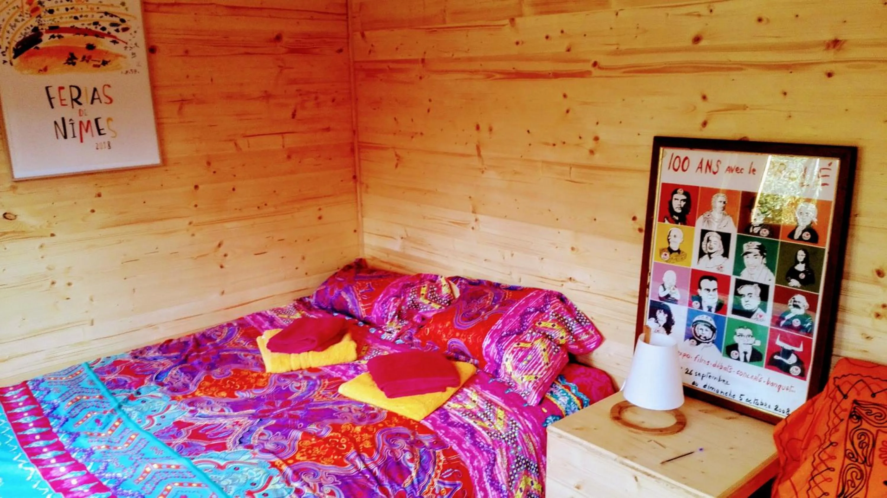 Bedroom, Bed in Nîmes en Garrigues
