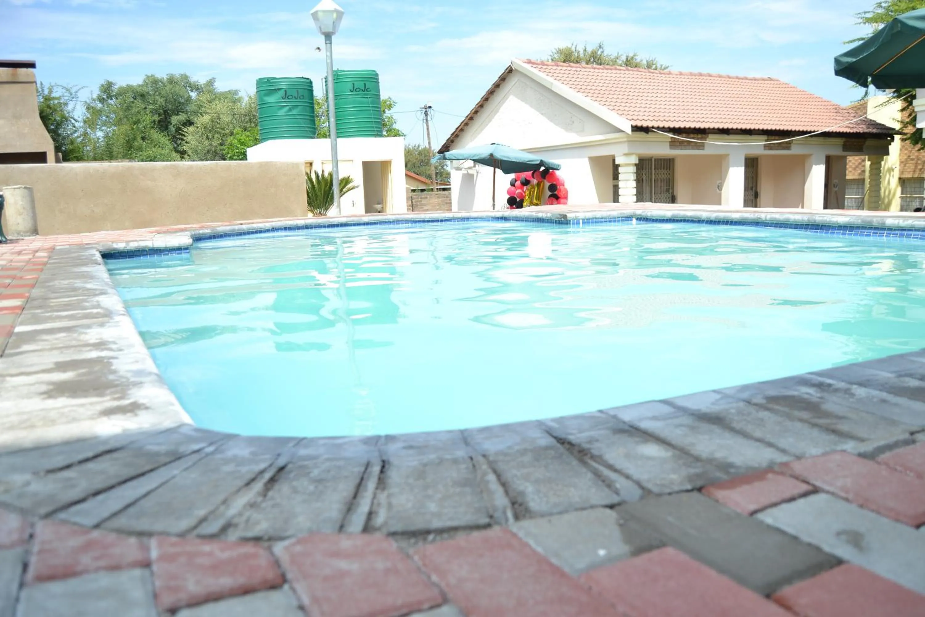 Swimming pool in Kamogelo Guest House