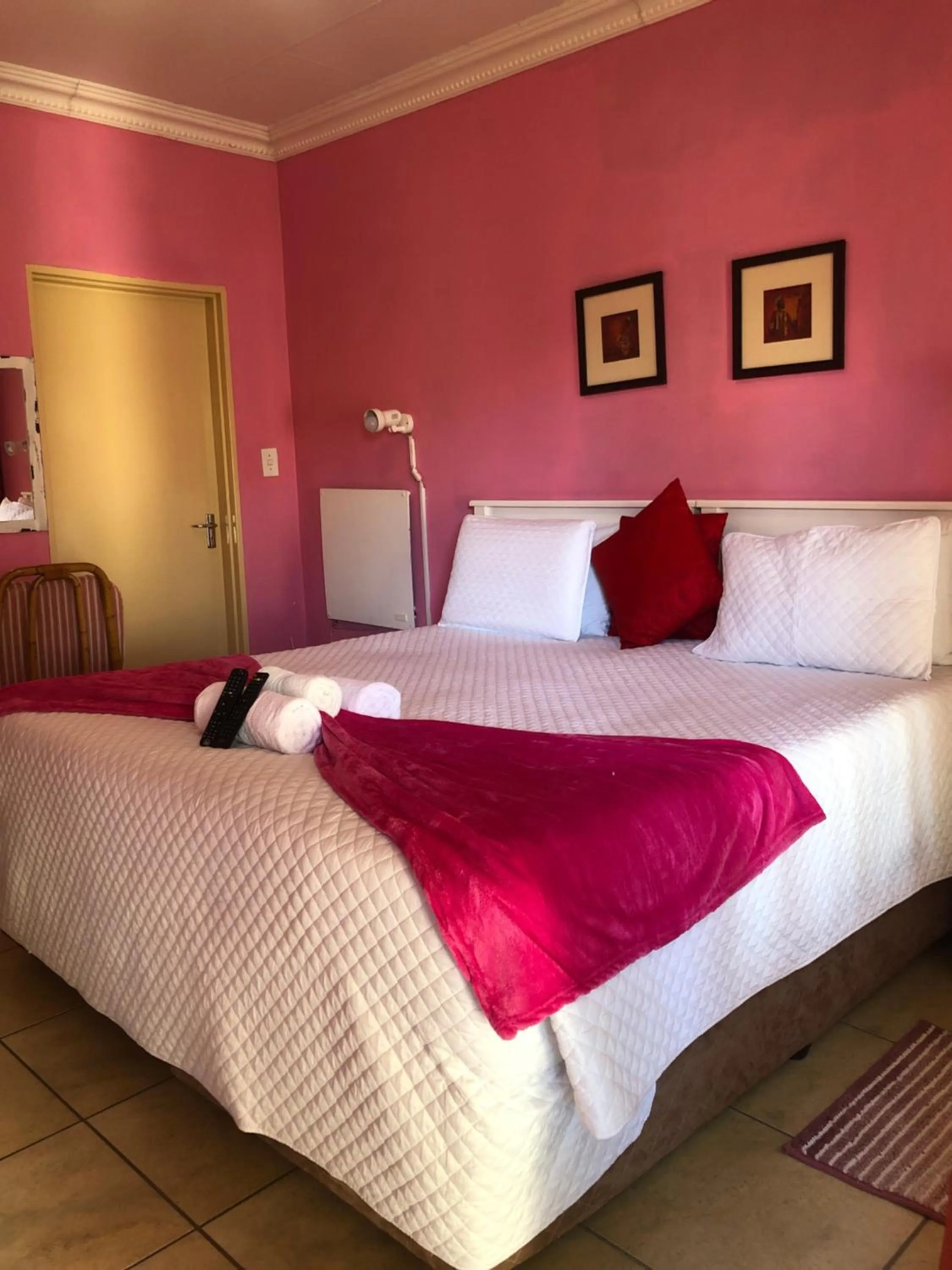 Bed in Kamogelo Guest House