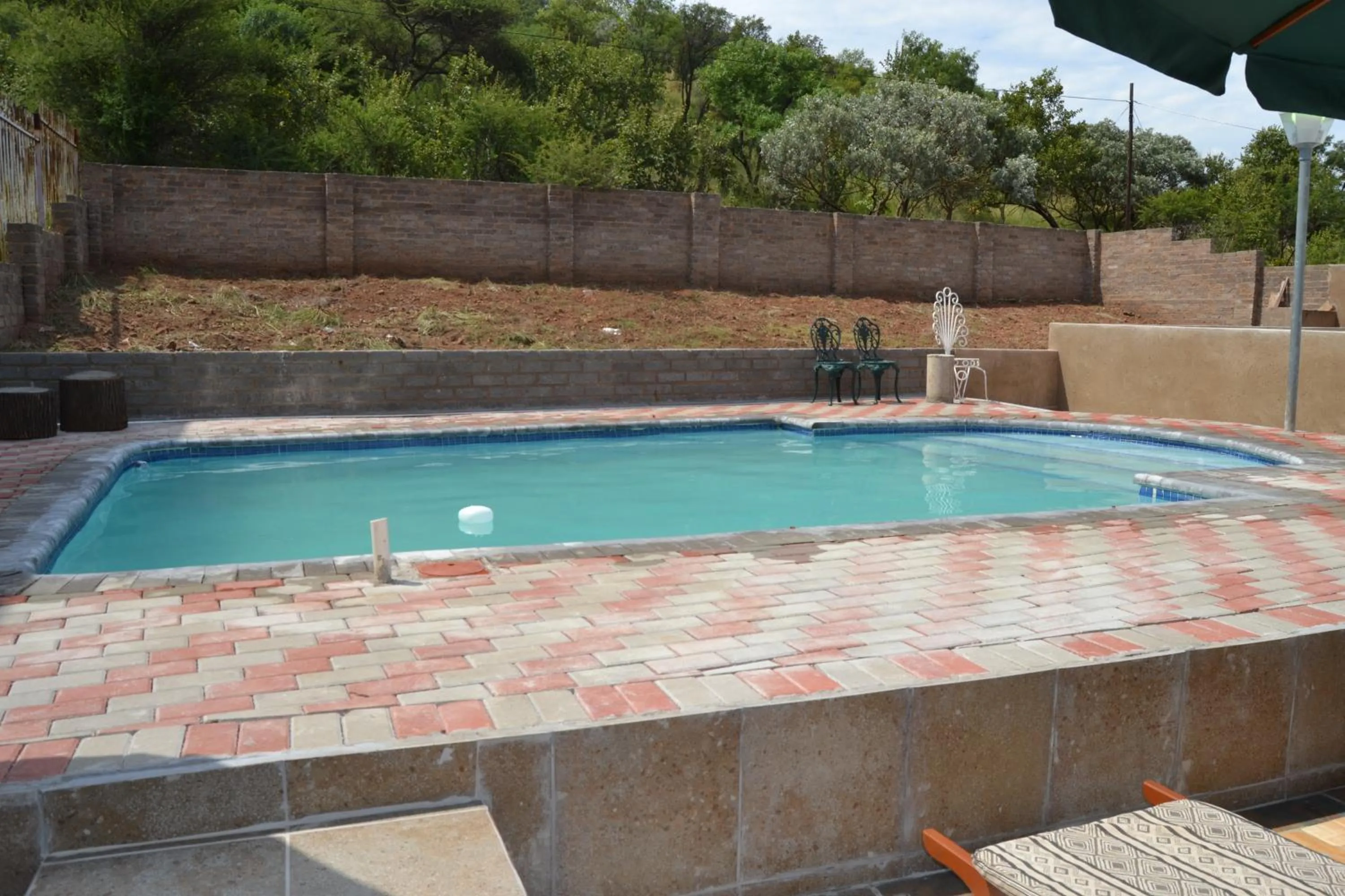 Swimming pool in Kamogelo Guest House