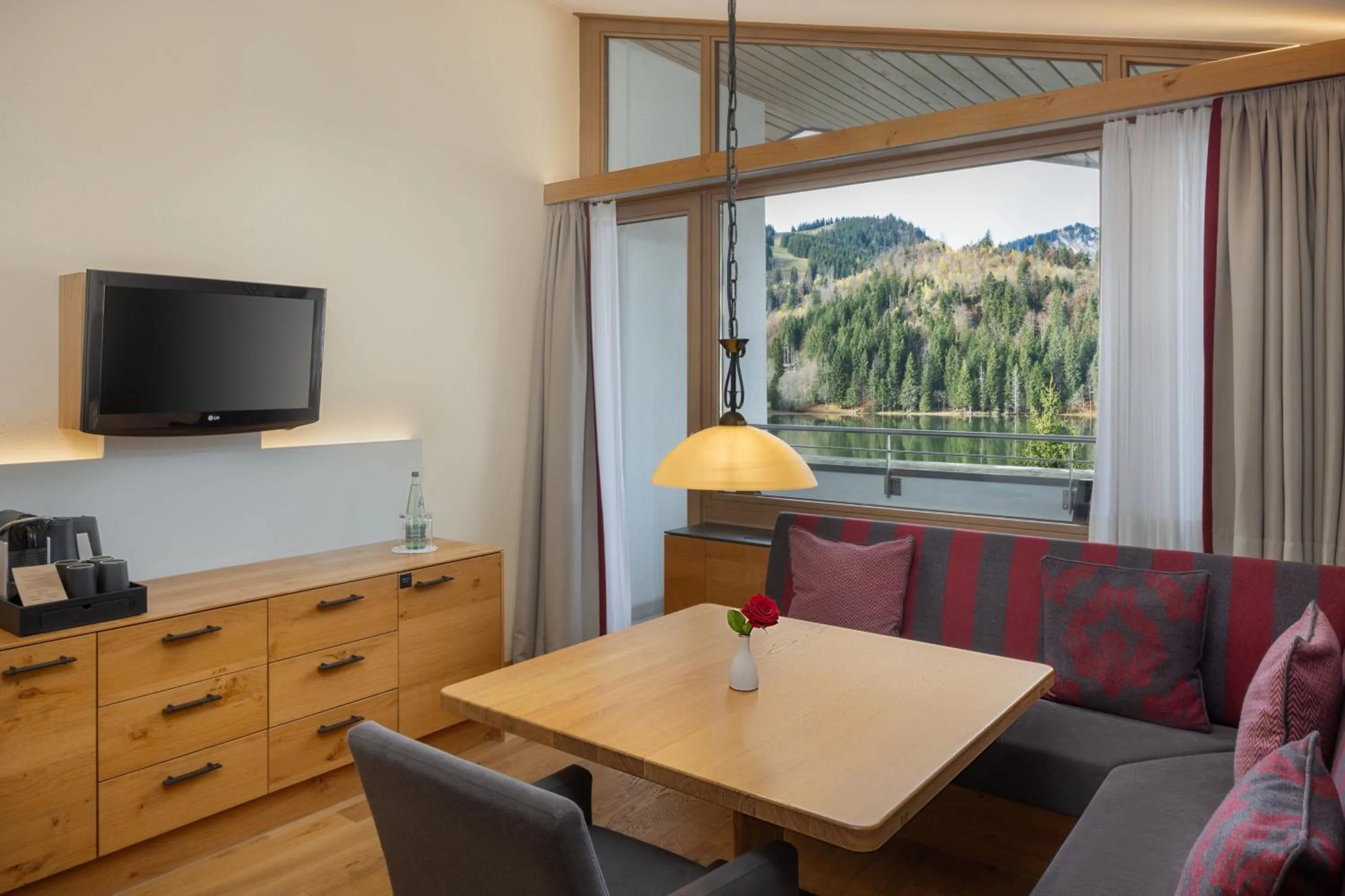 Bedroom in Arabella Alpenhotel am Spitzingsee, a Tribute Portfolio Hotel