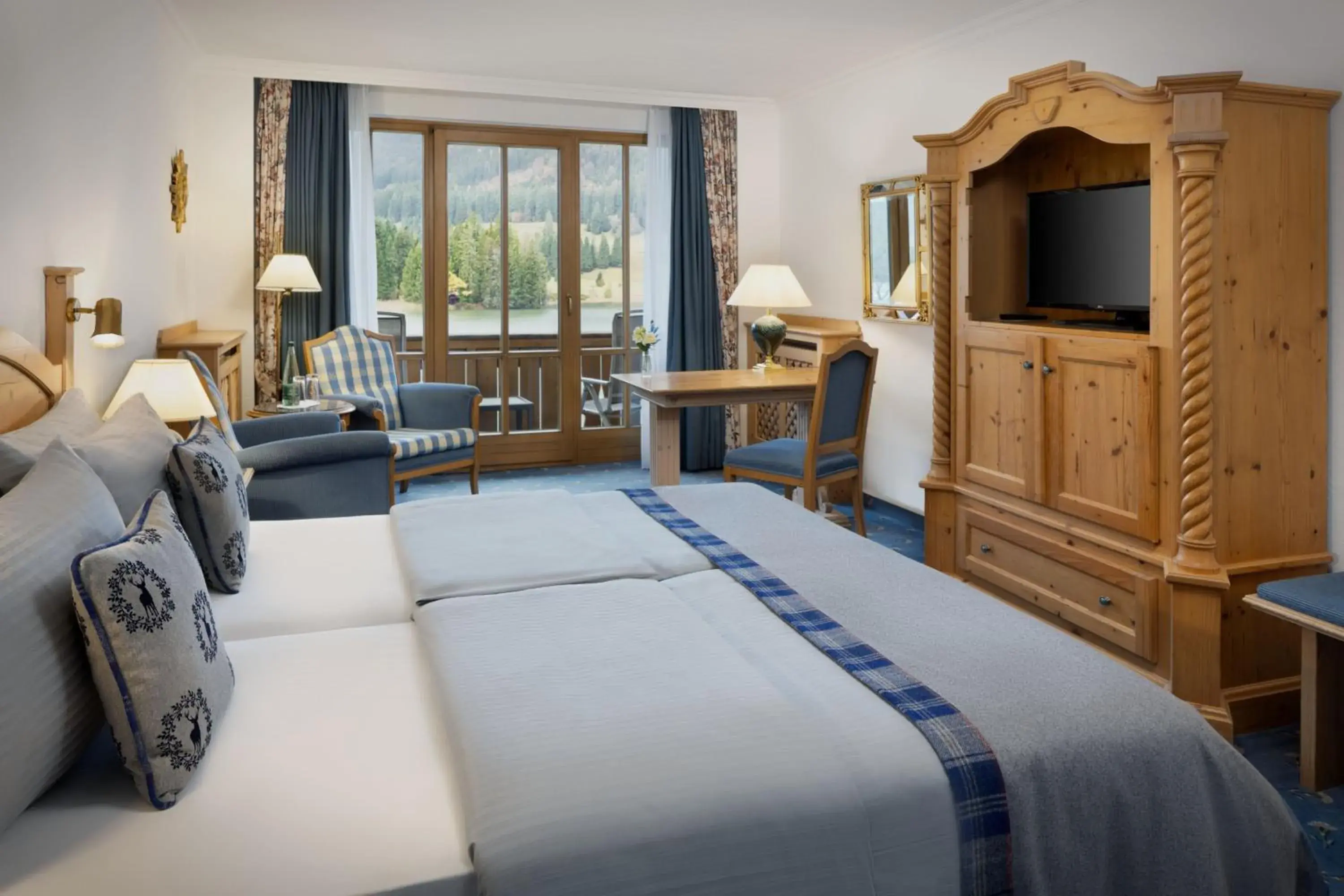 Comfort King Room with Balcony and Mountain View in Arabella Alpenhotel am Spitzingsee, a Tribute Portfolio Hotel Comfort King Room with Balcony and Mountain View in Arabella Alpenhotel am Spitzingsee, a Tribute Portfolio Hotel