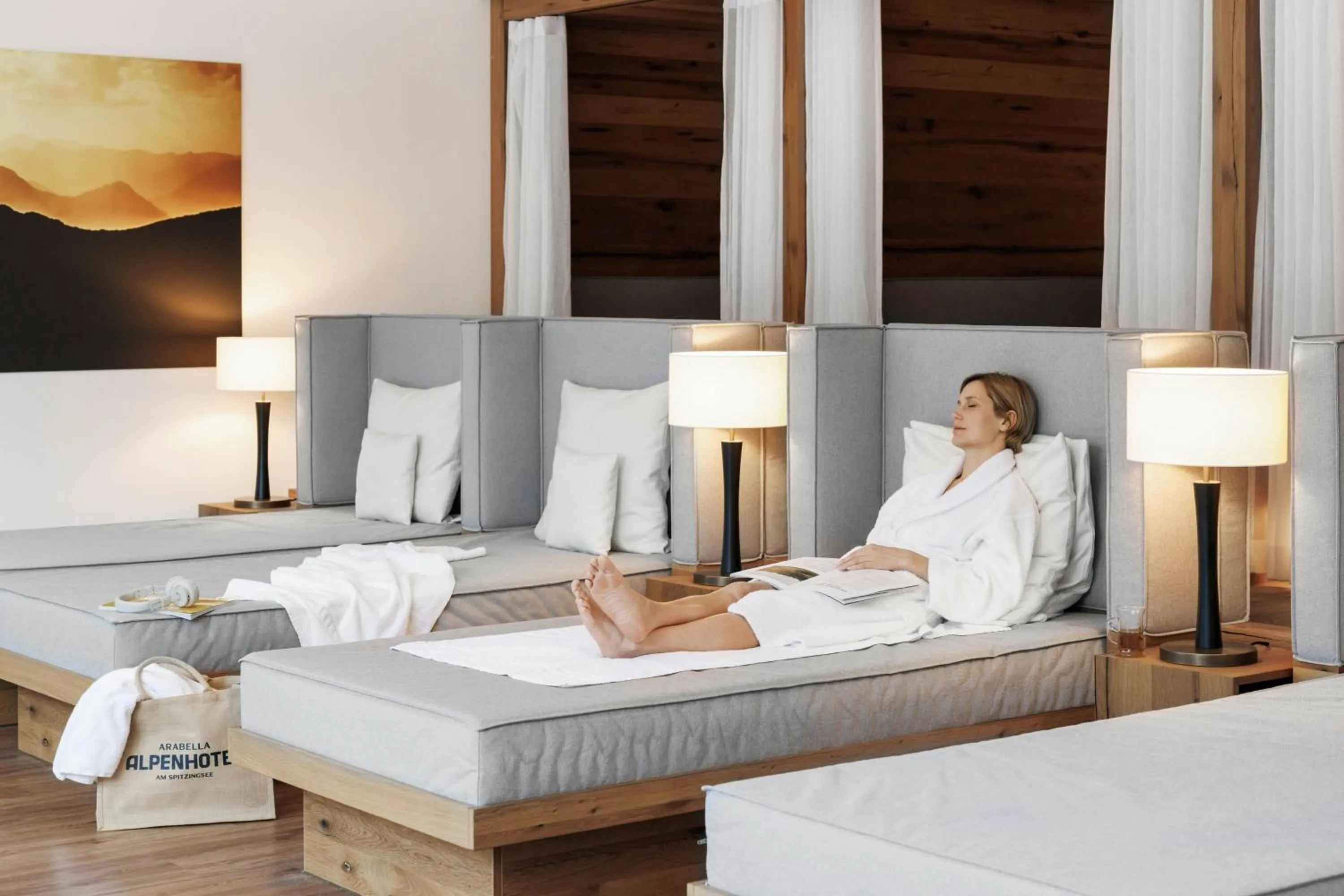 Lounge or bar in Arabella Alpenhotel am Spitzingsee, a Tribute Portfolio Hotel