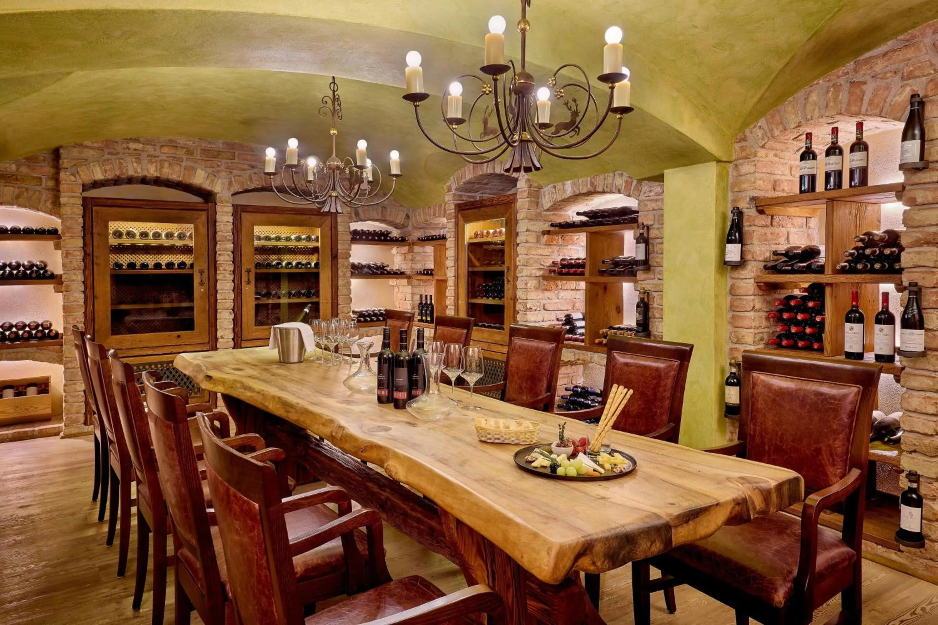 Meeting/conference room in Arabella Alpenhotel am Spitzingsee, a Tribute Portfolio Hotel