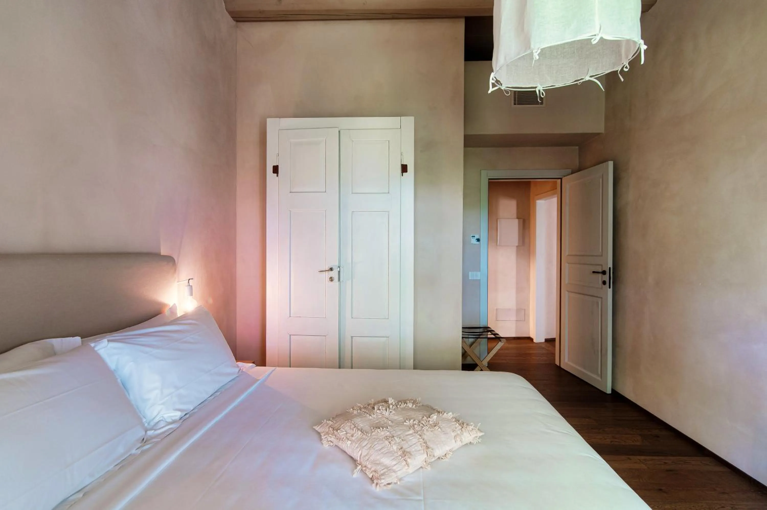 Bedroom, Bed in Dandelion Como Suites & Park