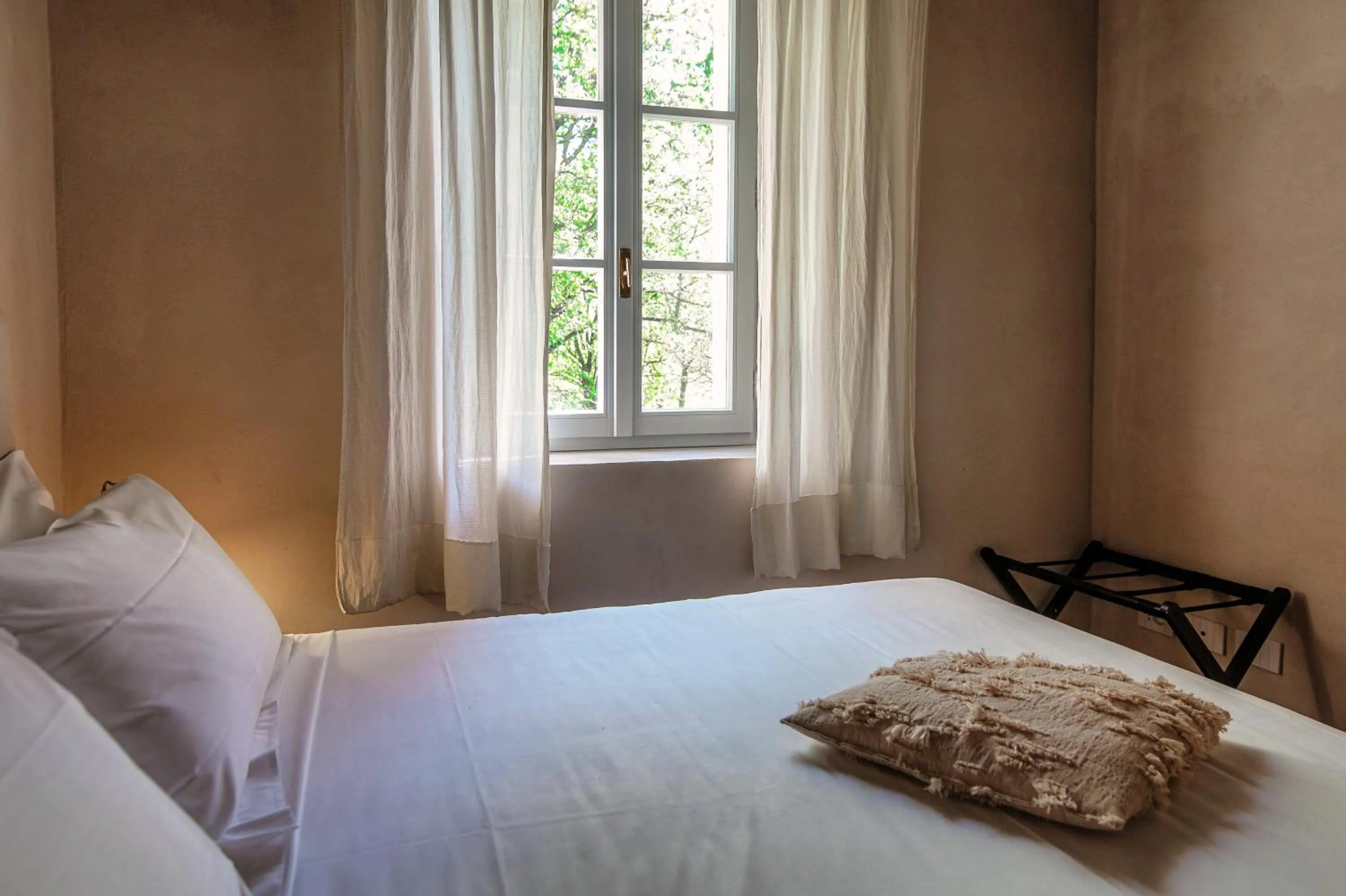 Bedroom, Bed in Dandelion Como Suites & Park