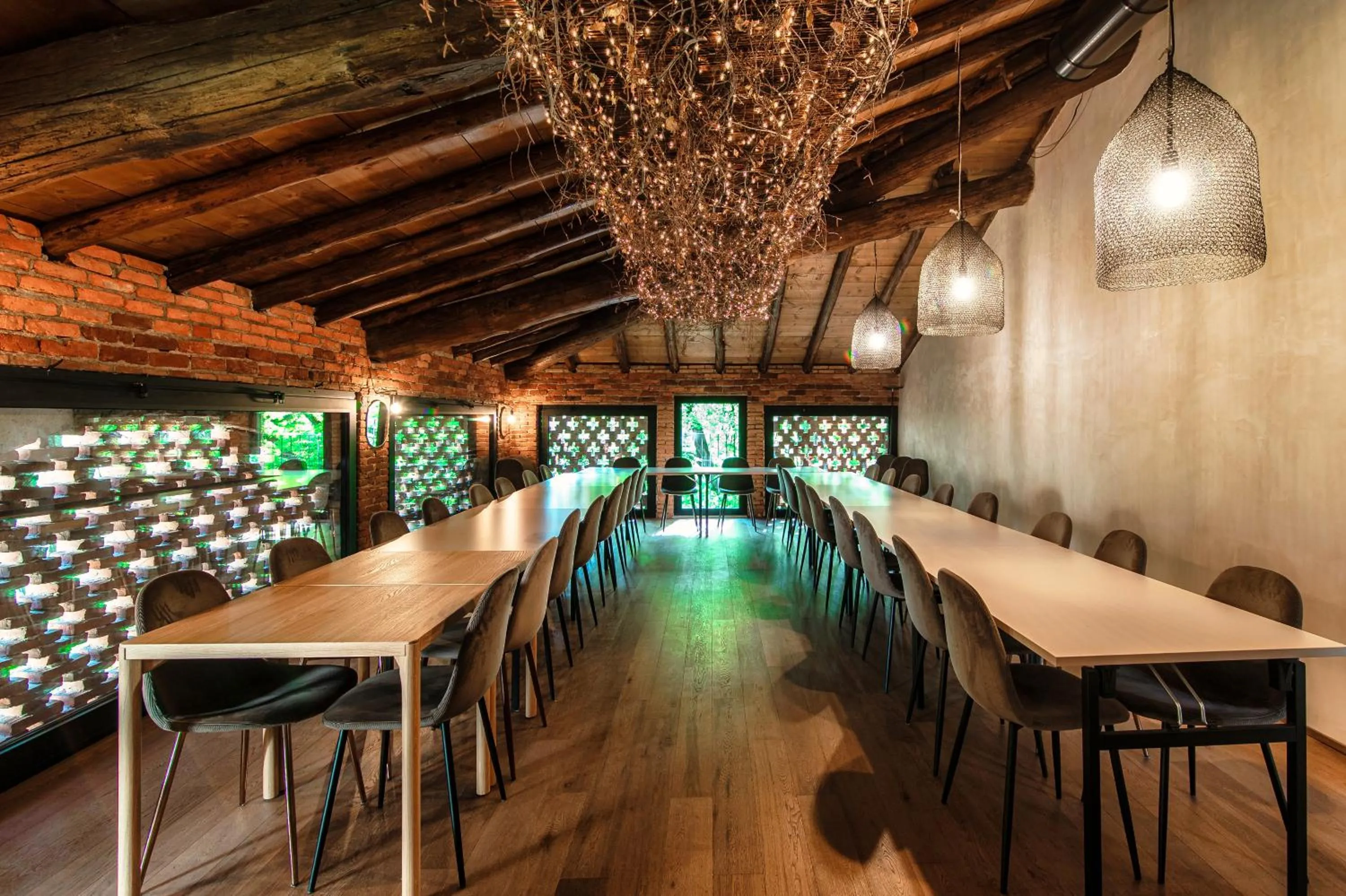 Meeting/conference room in Dandelion Como Suites & Park