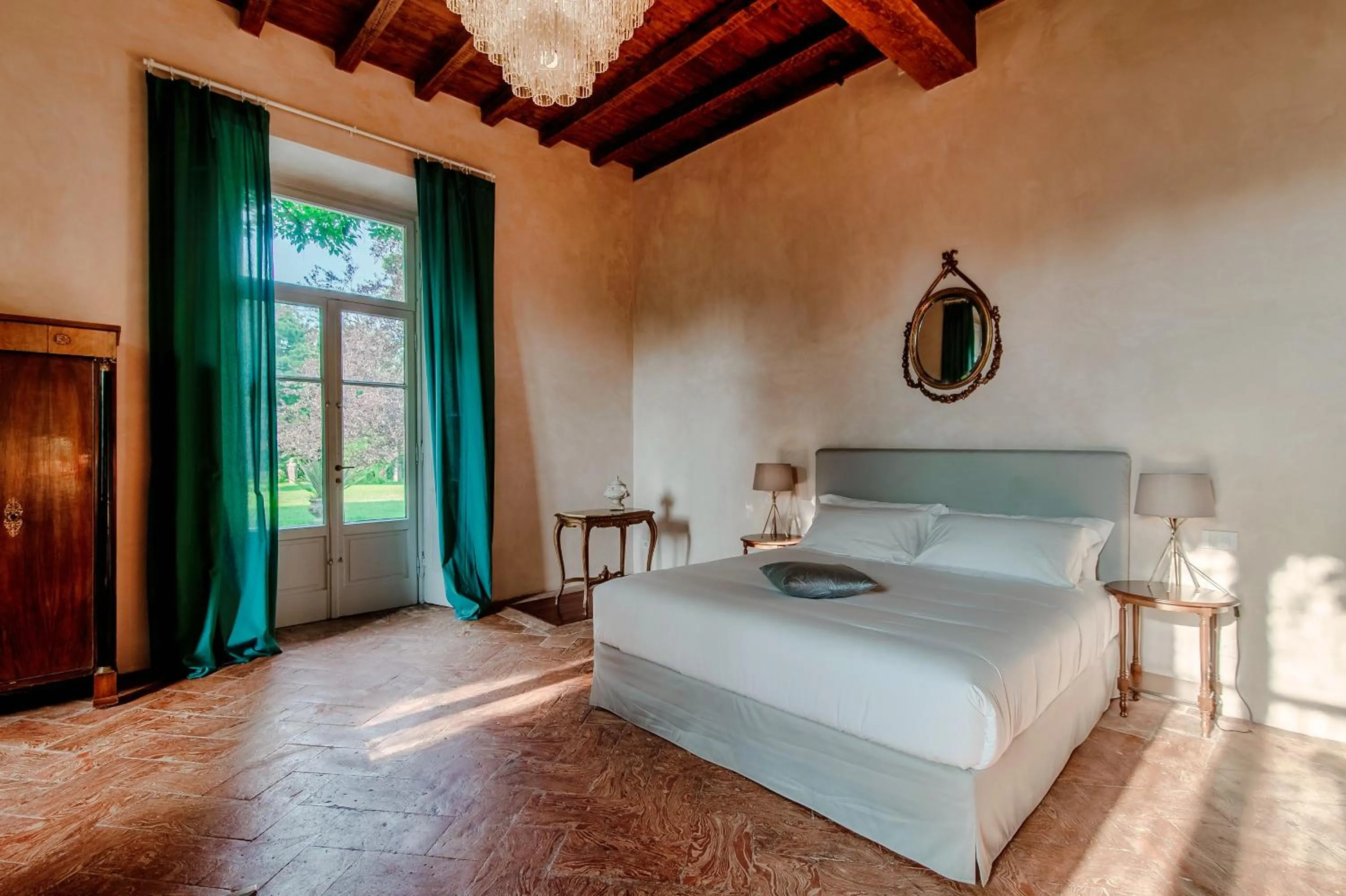 Bedroom, Bed in Dandelion Como Suites & Park