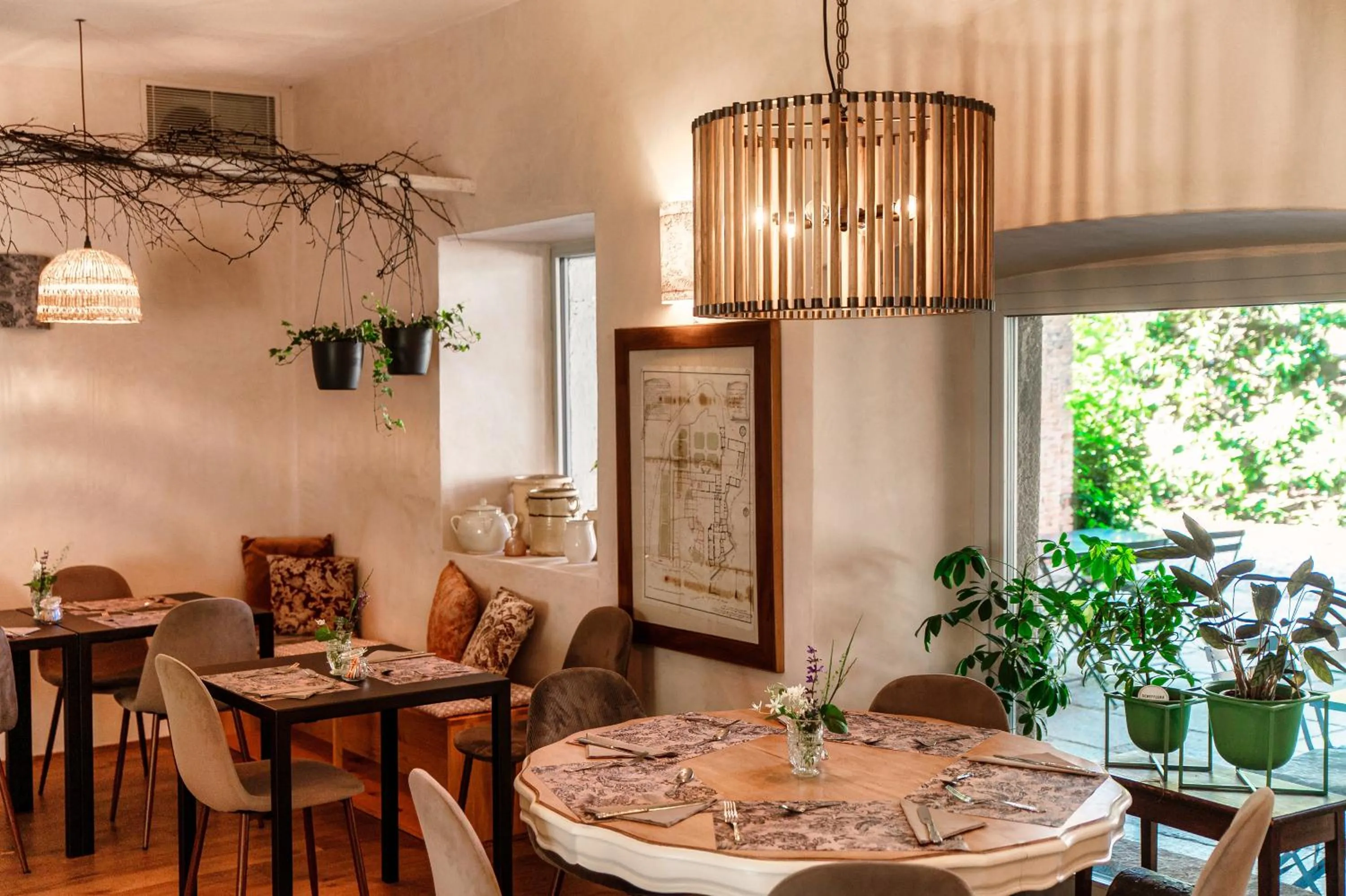 Breakfast in Dandelion Como Suites & Park