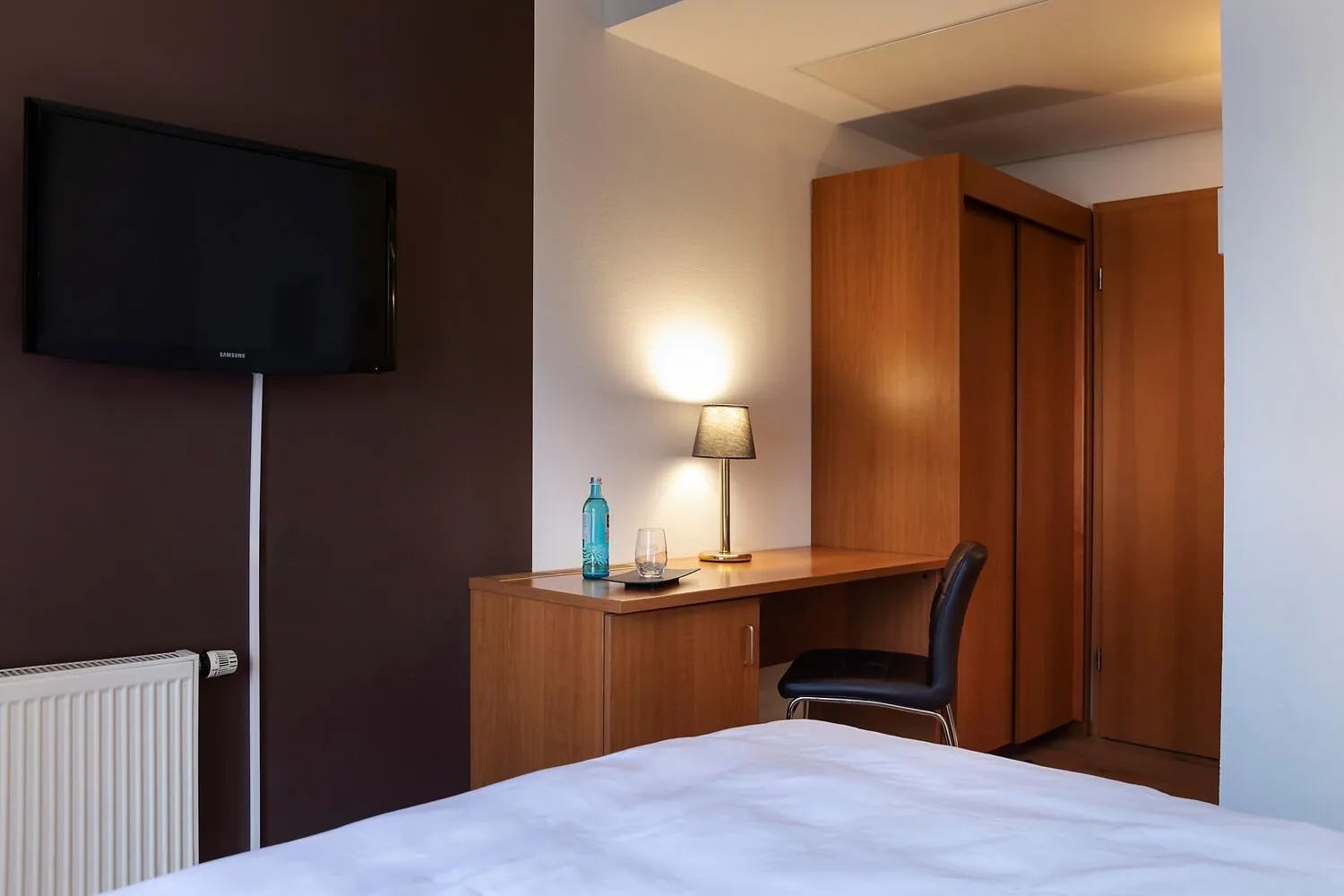 Seating area, Bed in ACHAT Hotel Frankfurt Maintal