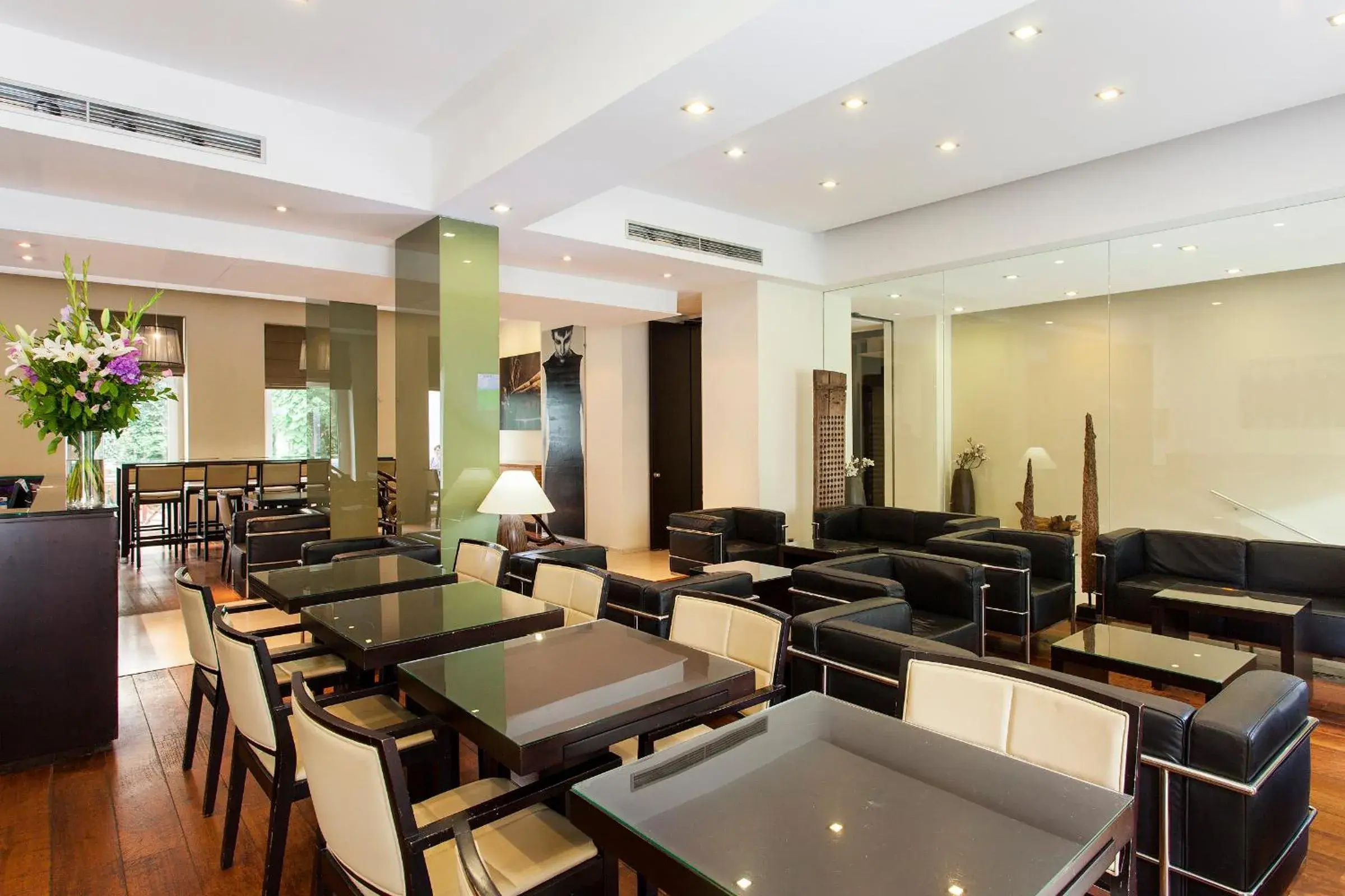 Lounge or bar in Quentin Design Hotel Berlin Lounge or bar in Quentin Design Hotel Berlin