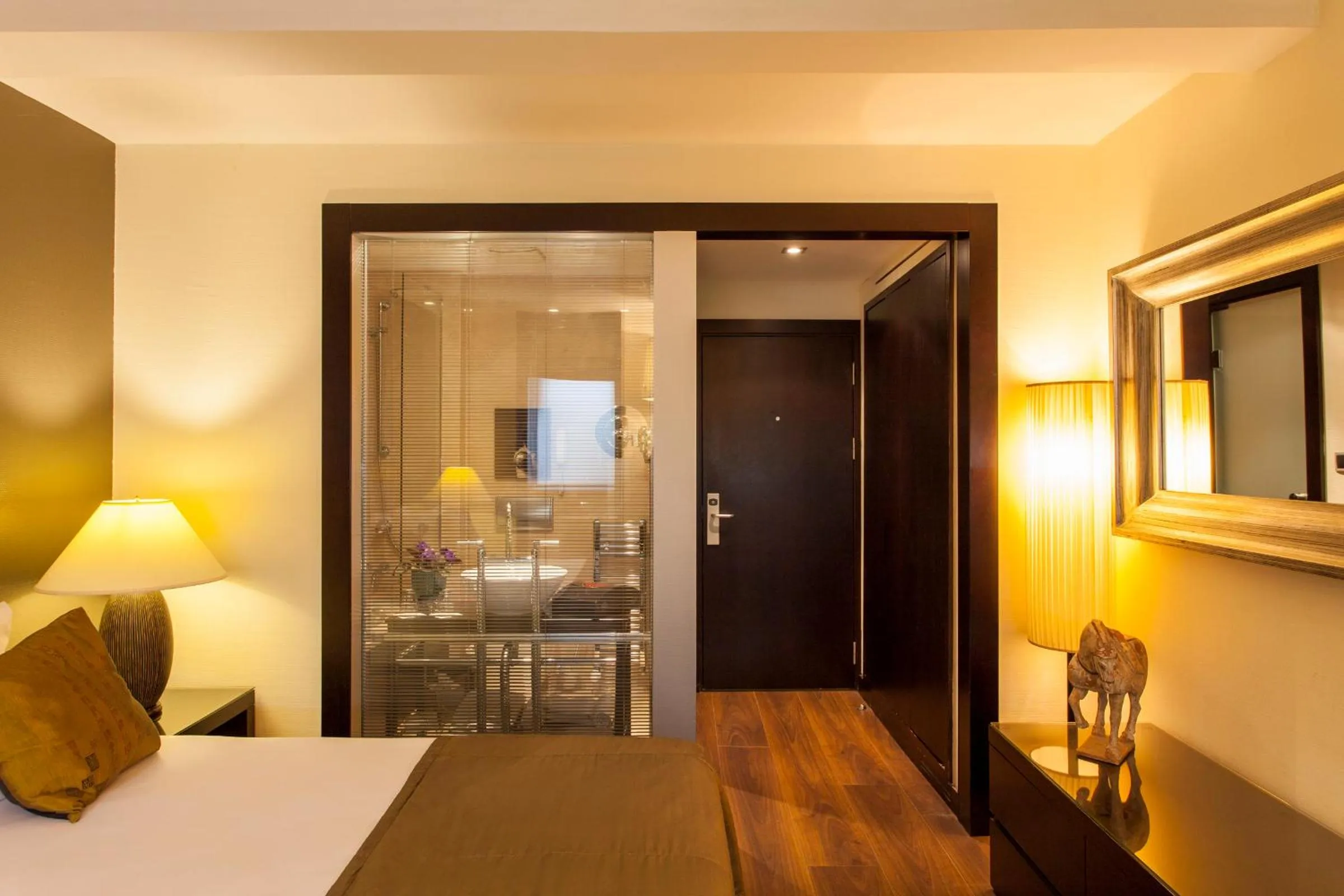 Photo of the whole room, Bed in Quentin Design Hotel Berlin