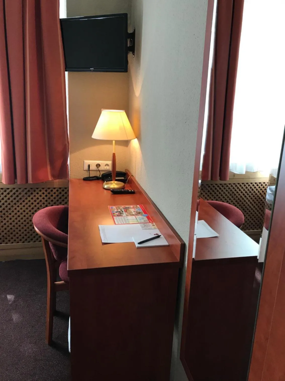 TV and multimedia in Hotel Astrid am Kurfürstendamm