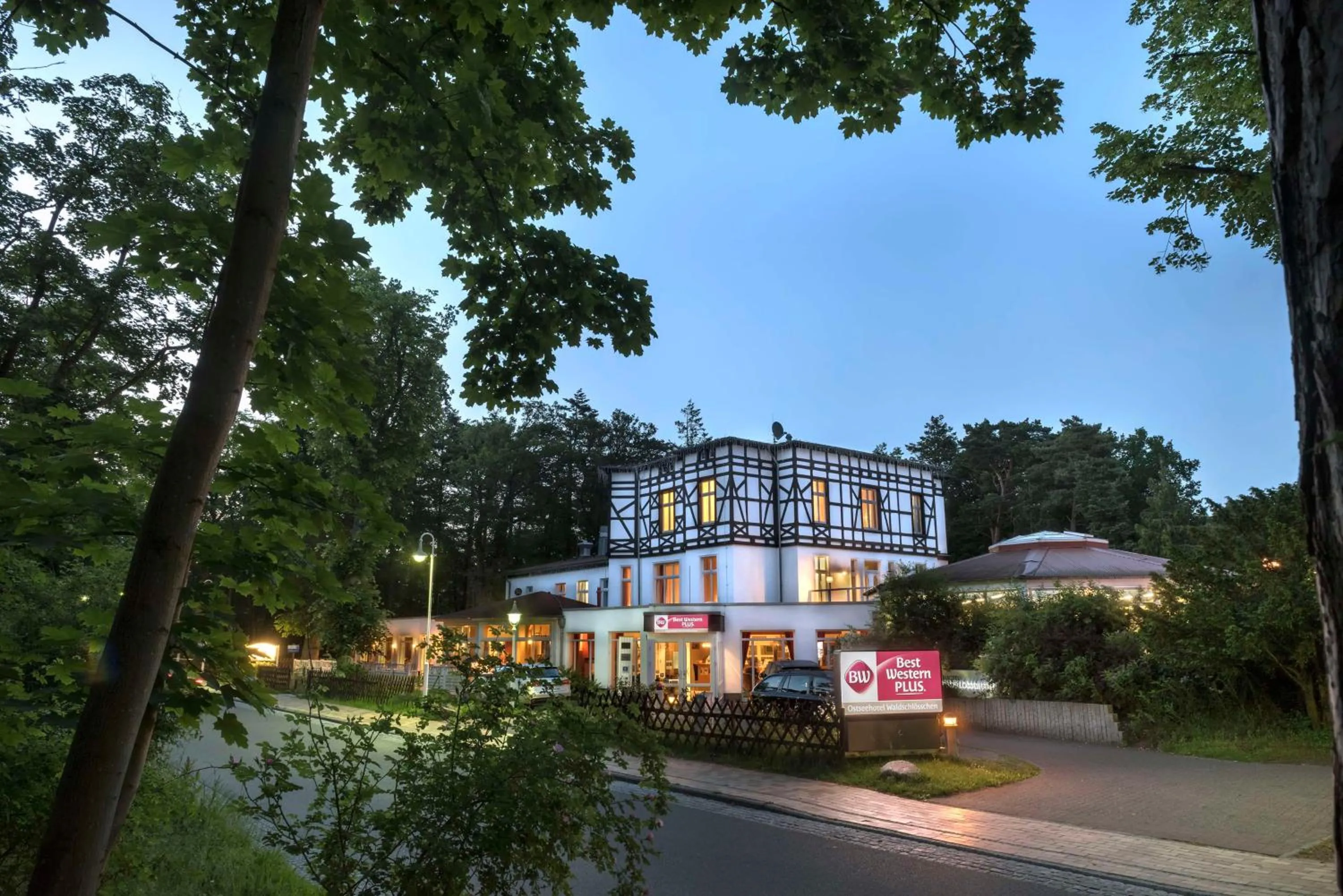 Property building in Best Western Plus Ostseehotel Waldschloesschen