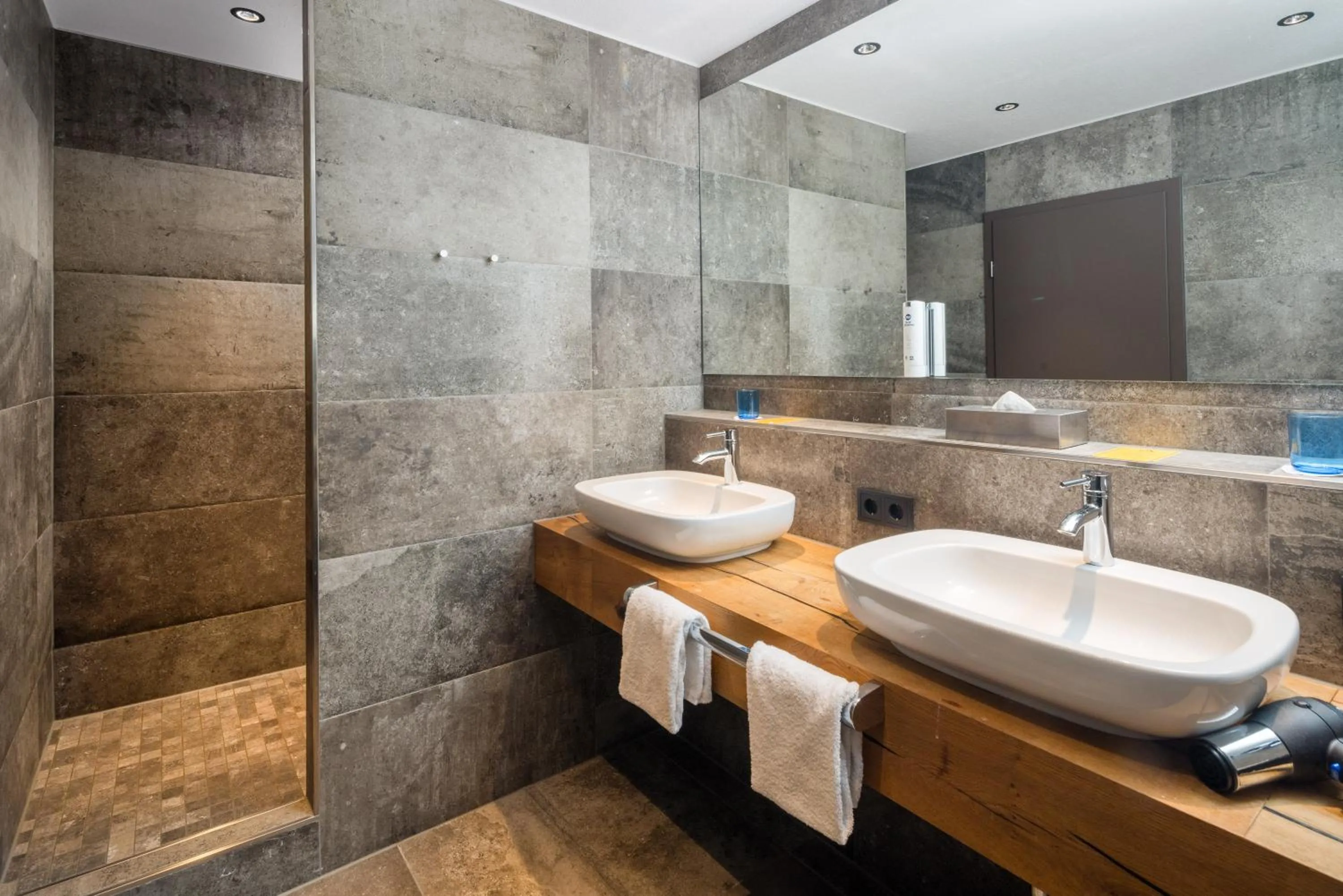 Shower in Best Western Hotel Kaiserslautern