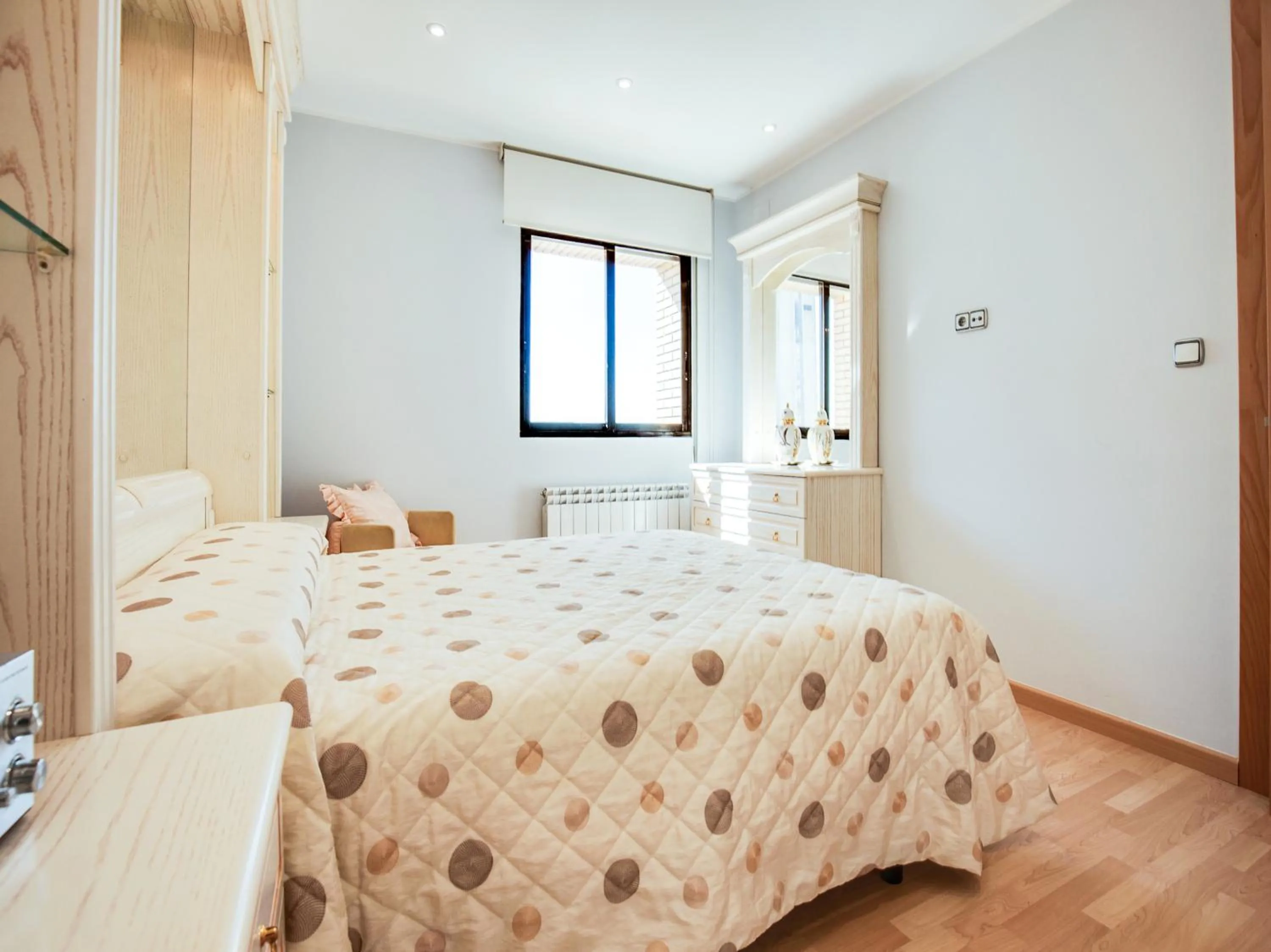 Photo of the whole room, Bed in Hotel Restaurante Blanc I Negre 2