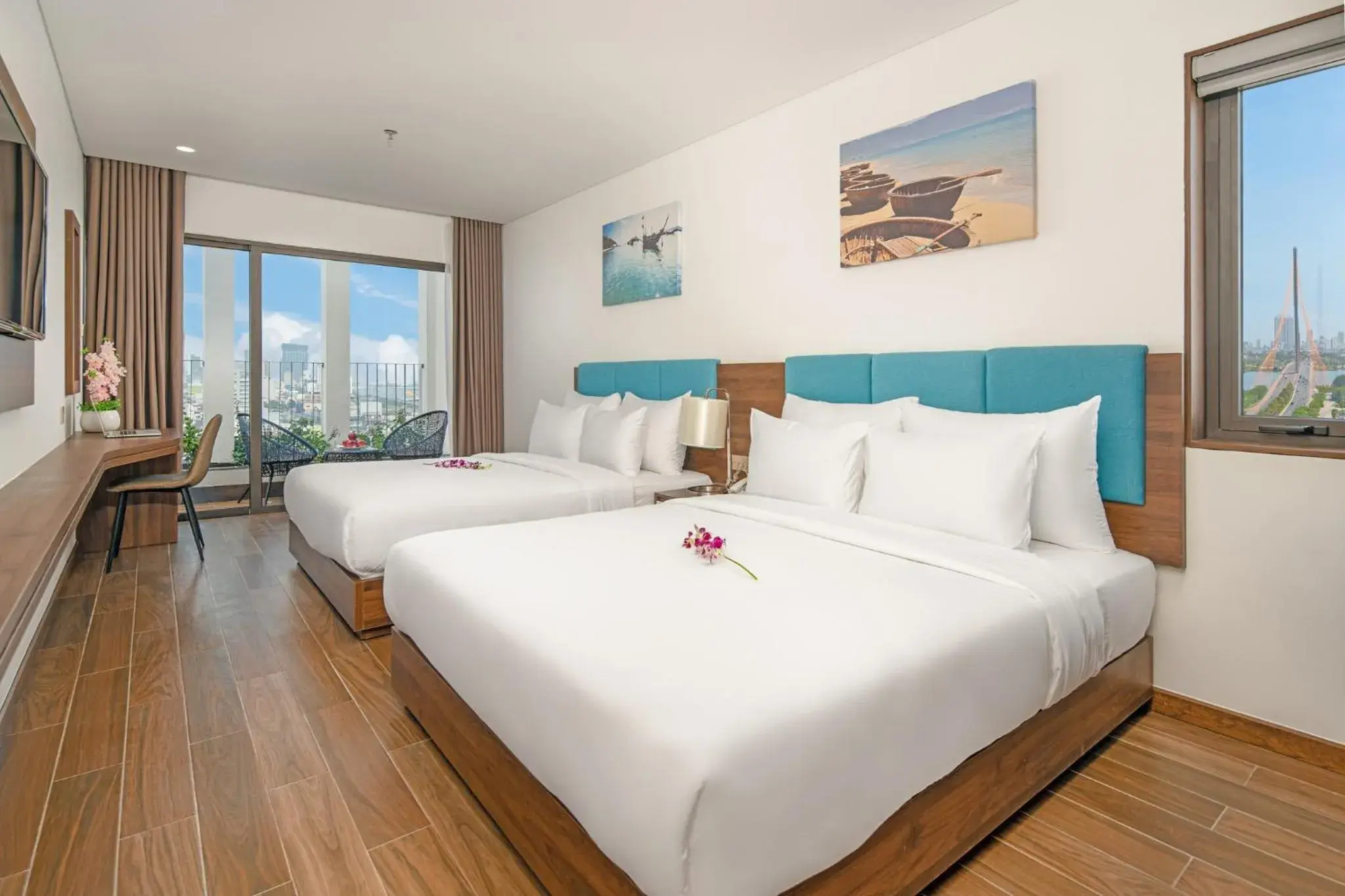 Family Junior Suite in Gold Plaza Hotel Da Nang Family Junior Suite in Gold Plaza Hotel Da Nang