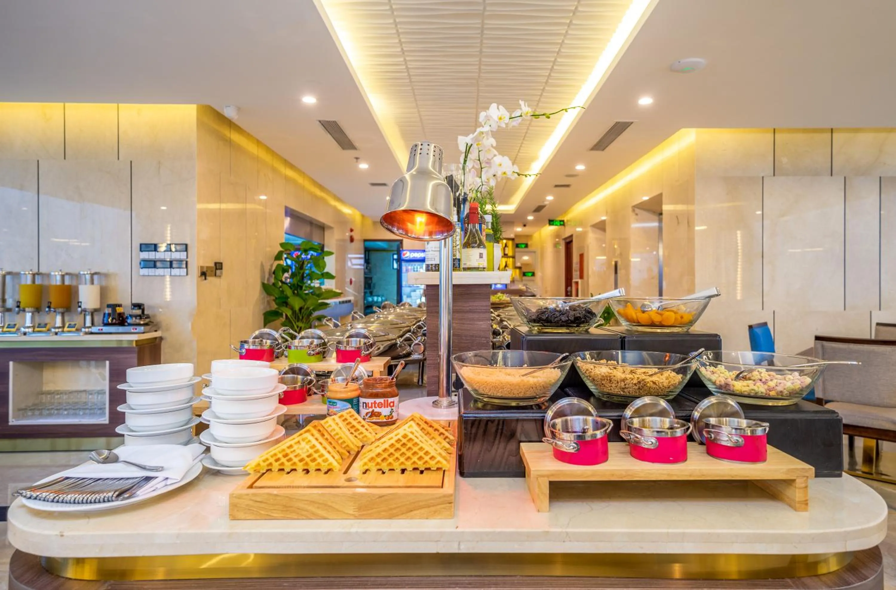 Food and drinks in Gold Plaza Hotel Da Nang