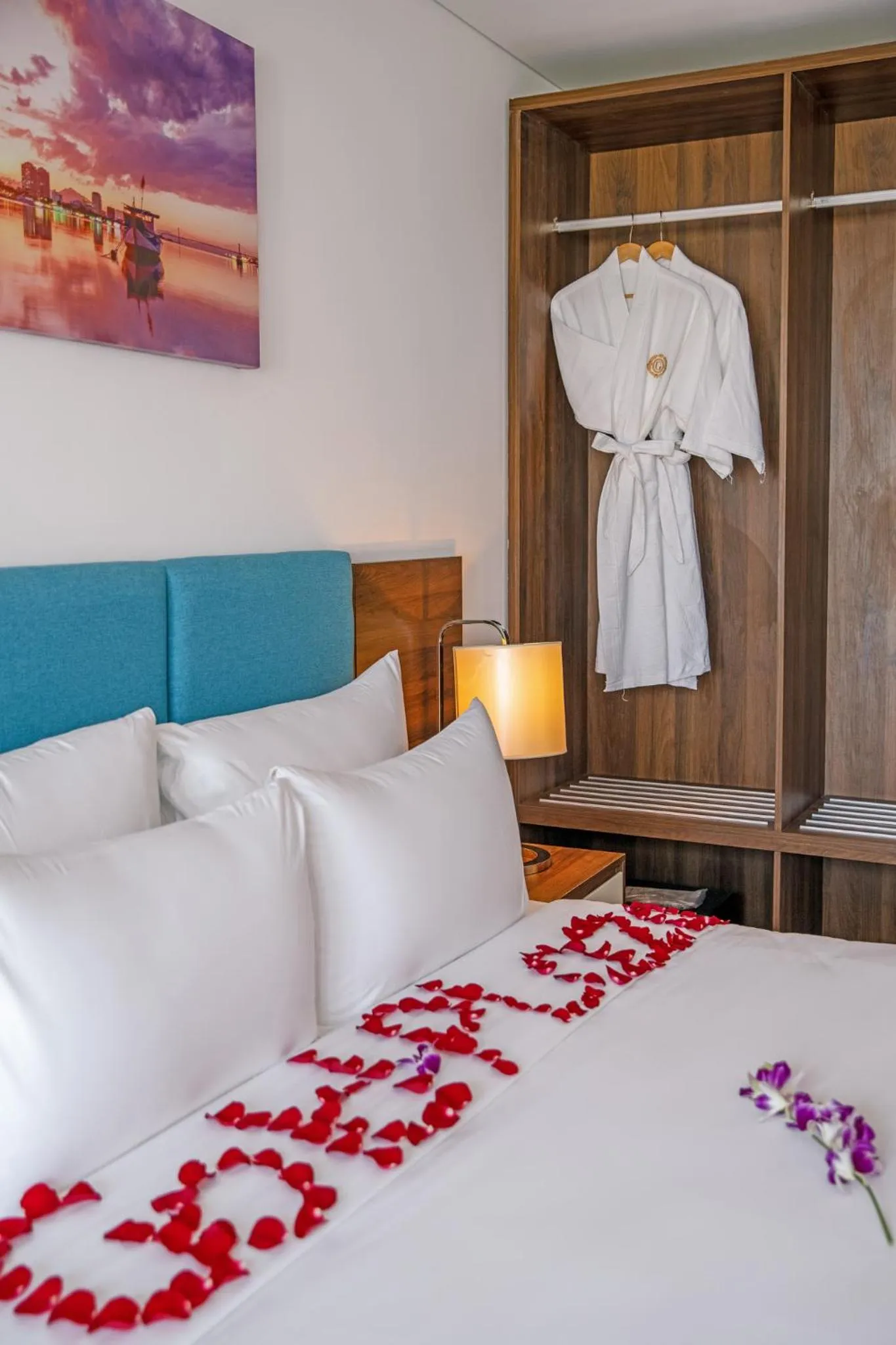 Bedroom, Bed in Gold Plaza Hotel Da Nang