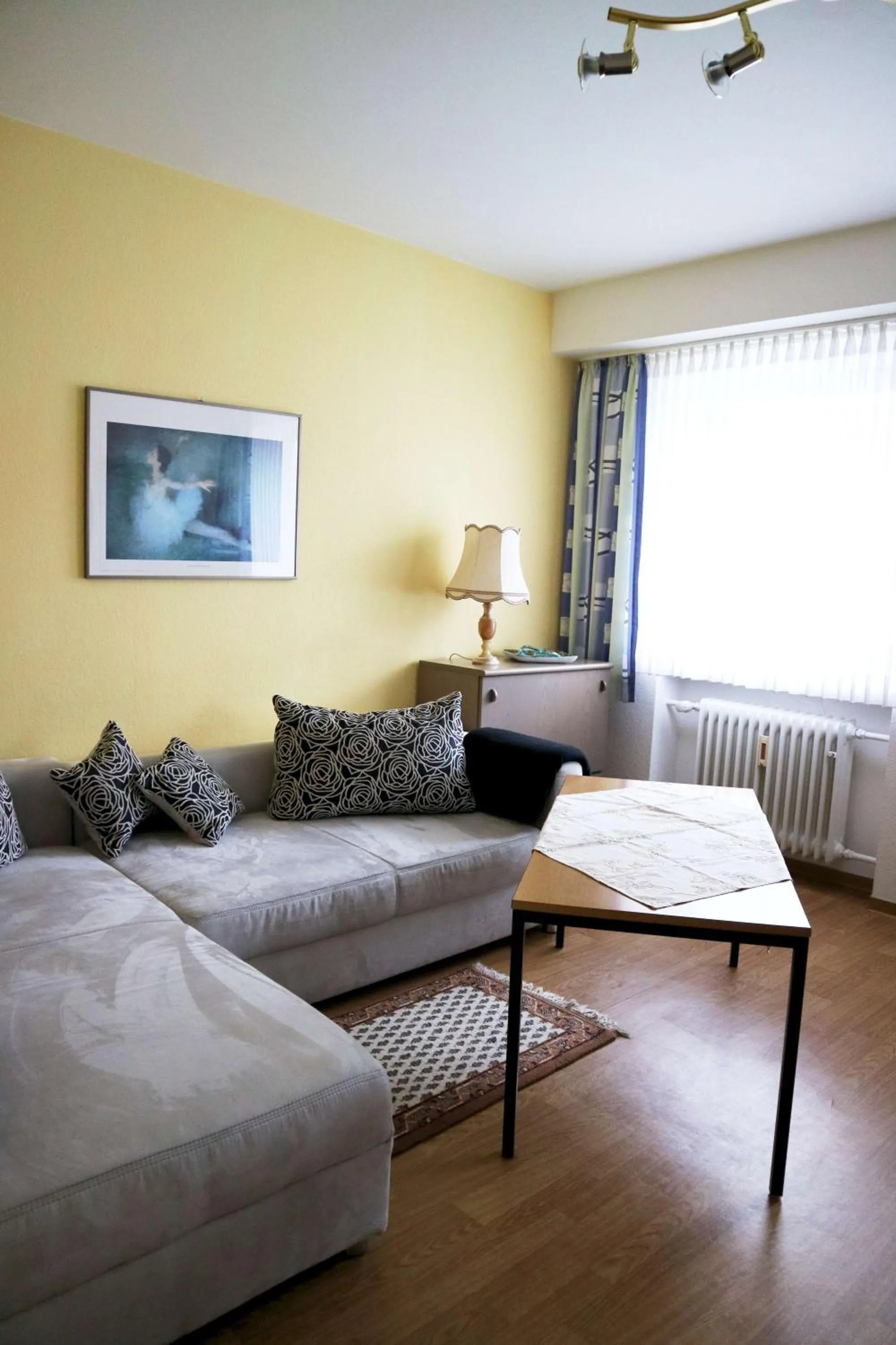 Living room, Bed in Hotel Nuhnetal