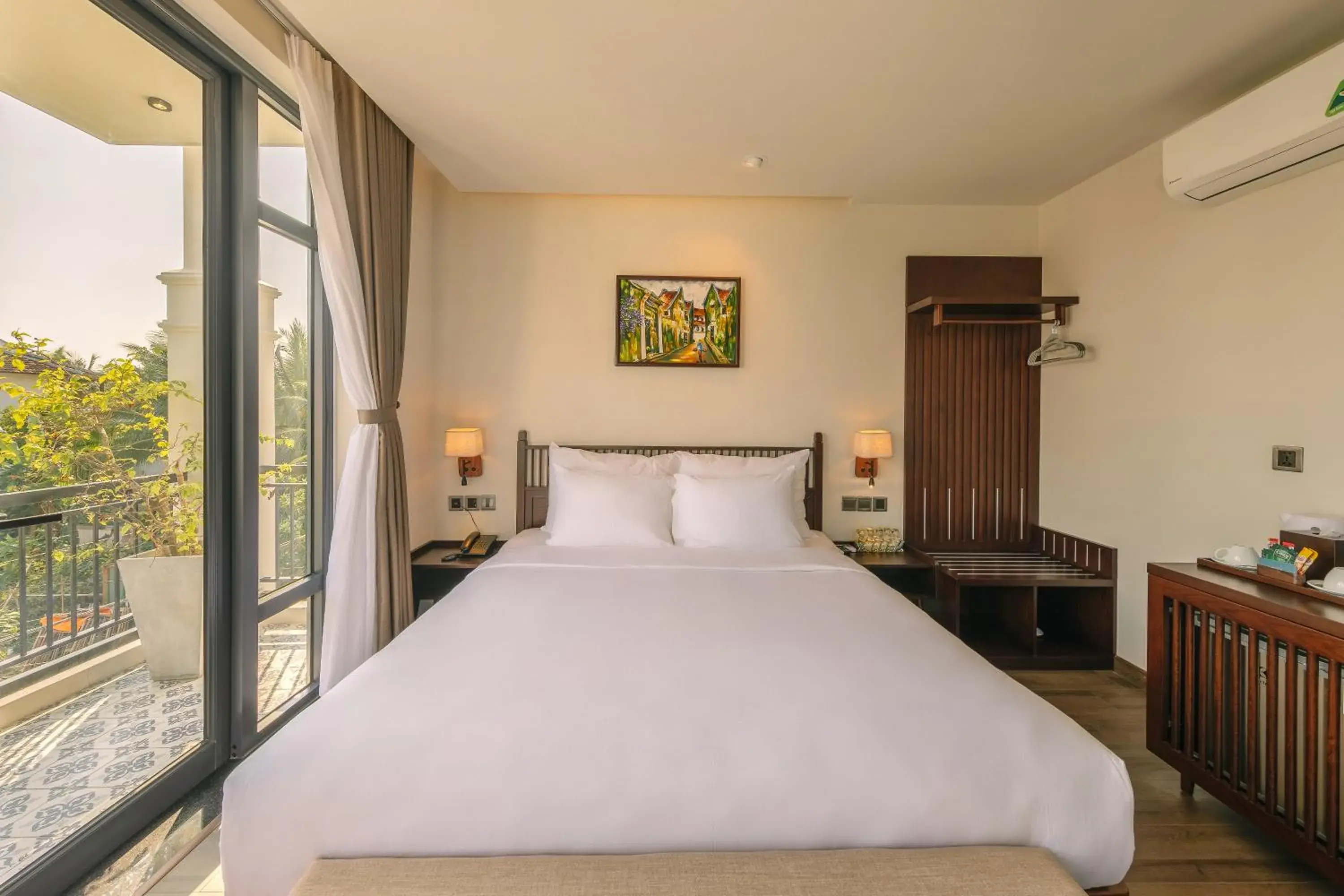 Suite with Balcony & Pool View in Volar de Faifo Villa Suite with Balcony & Pool View in Volar de Faifo Villa