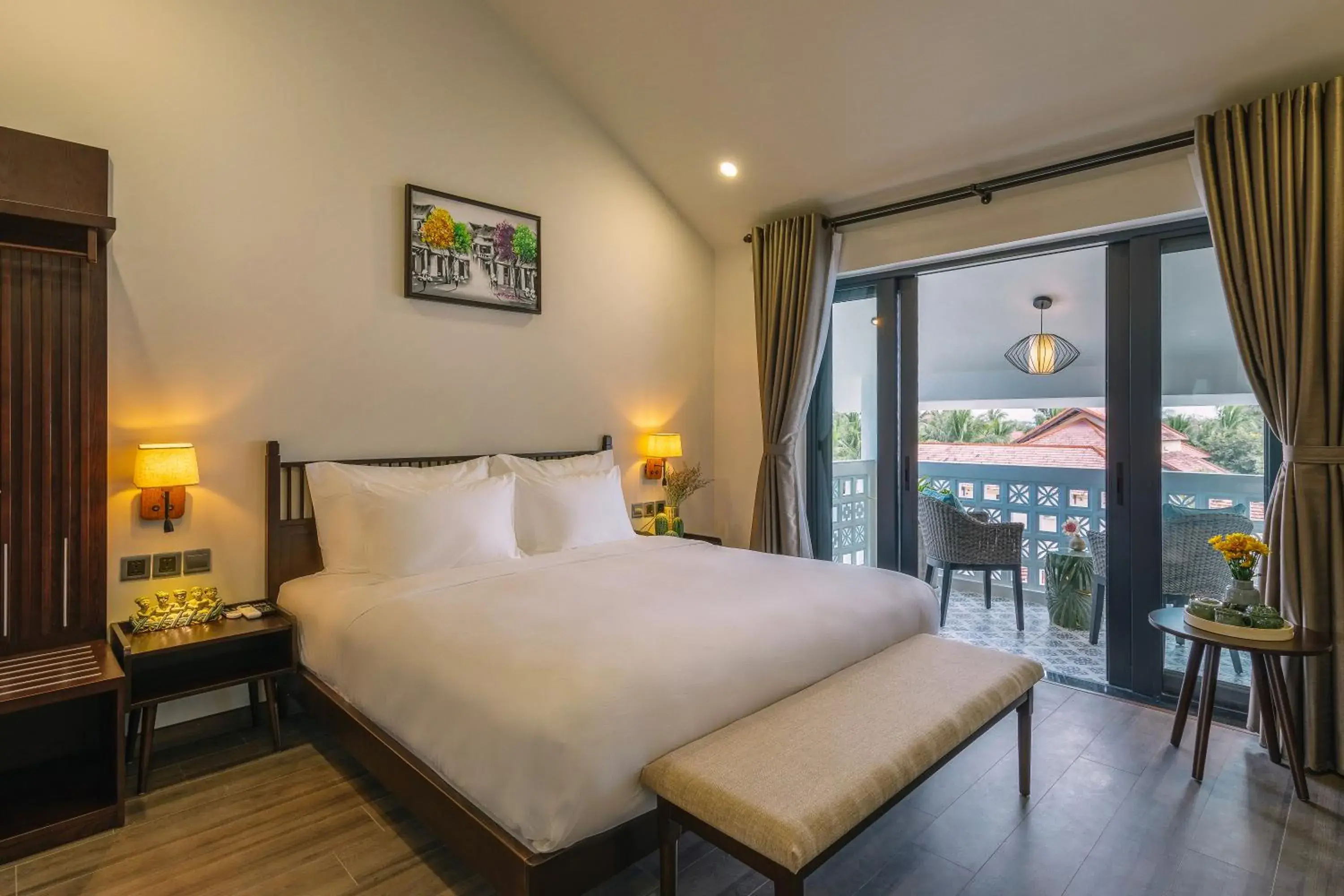 King Suite with Balcony - 1 year voucher to freely change your stay date in Volar de Faifo Villa King Suite with Balcony - 1 year voucher to freely change your stay date in Volar de Faifo Villa