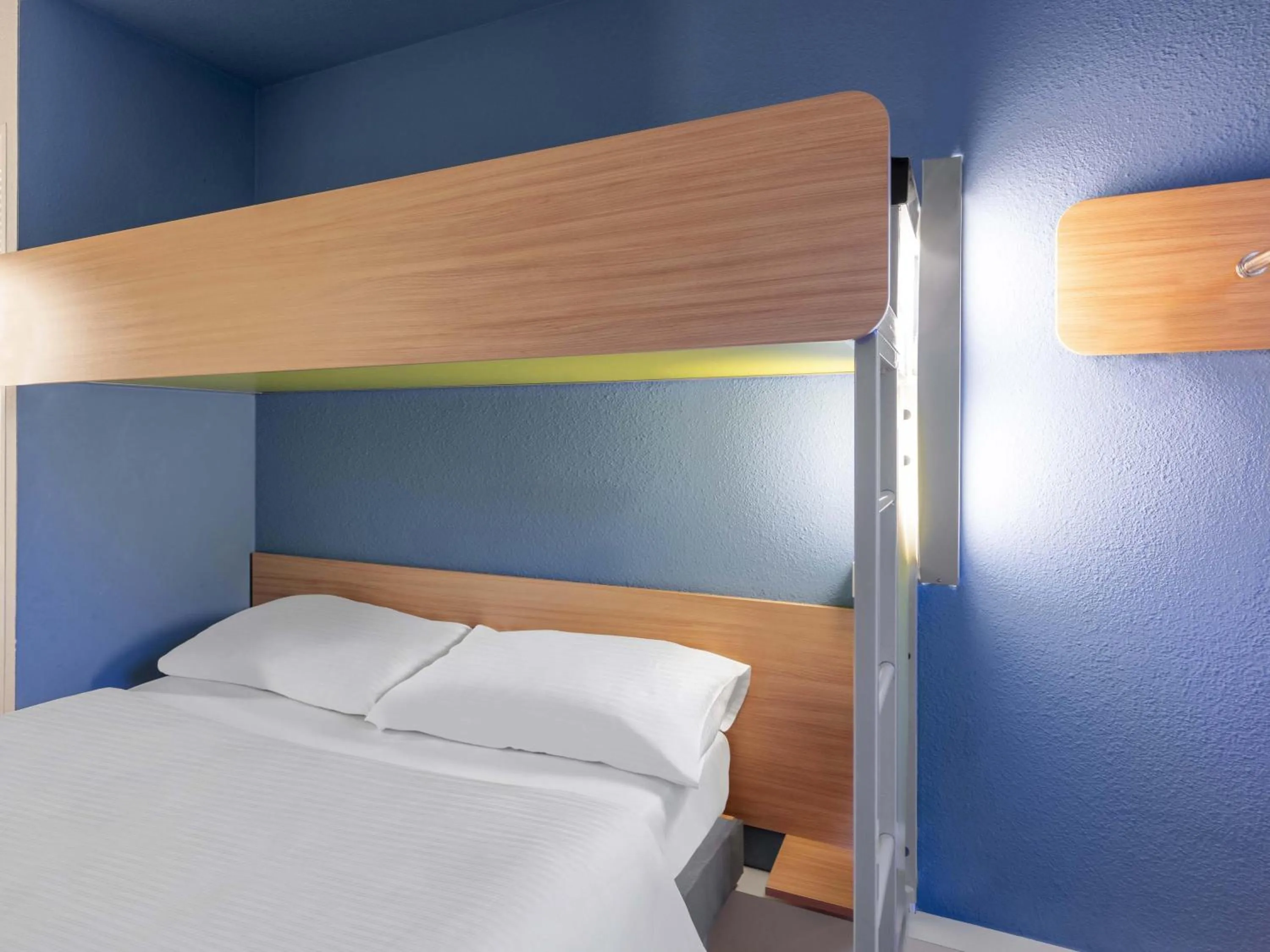 Bed in B&B HOTEL Düsseldorf-Hilden