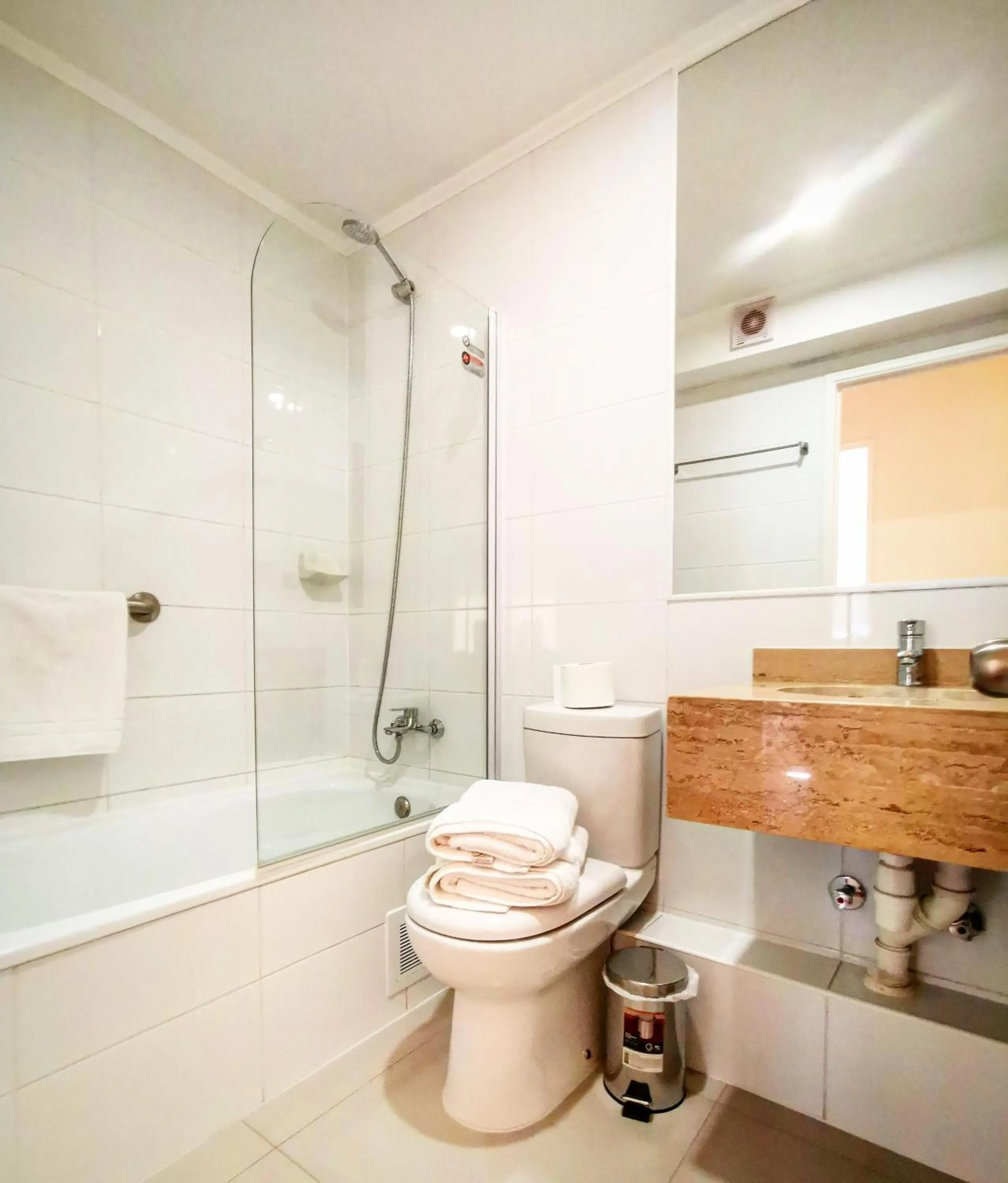 Bathroom in Apart Hotel Viva Providencia