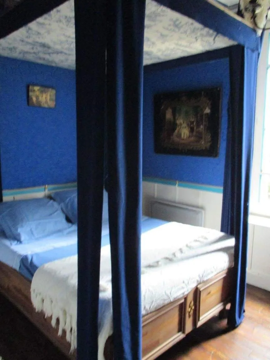 Bed in Propriété Charbaymond