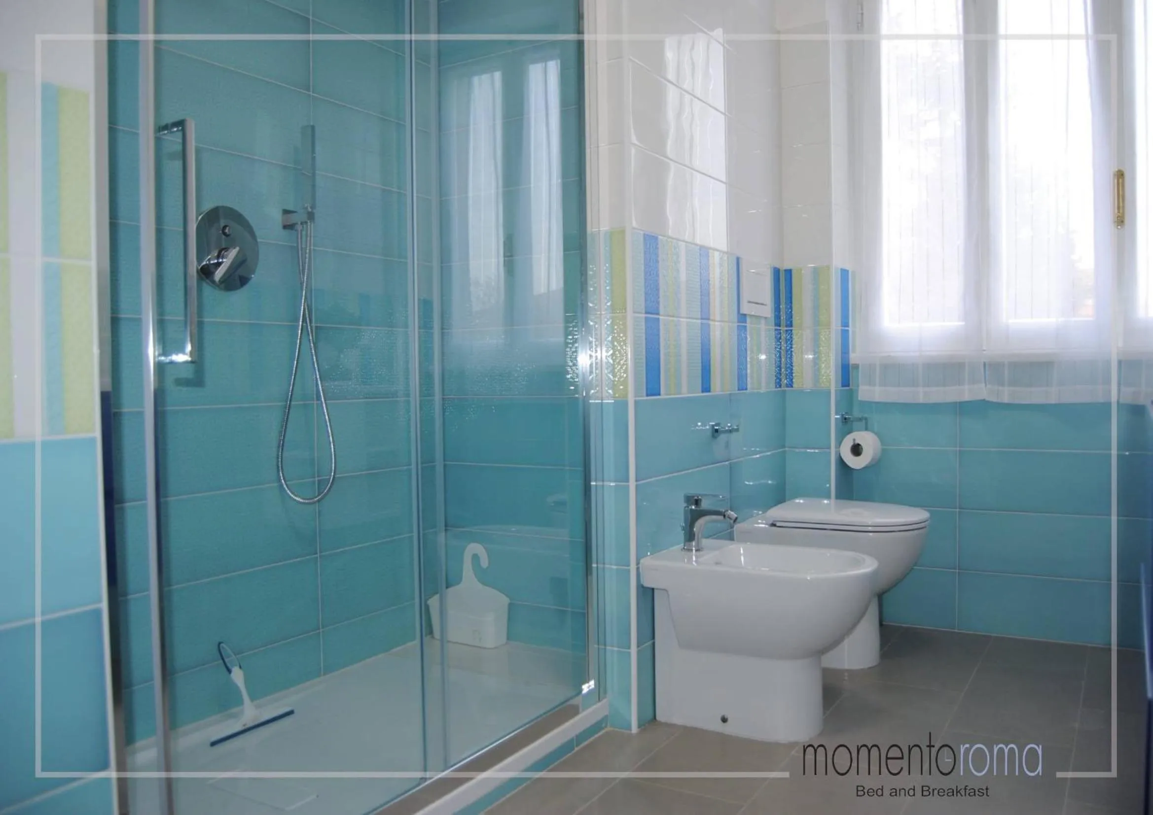 Shower in Momentoroma b&b