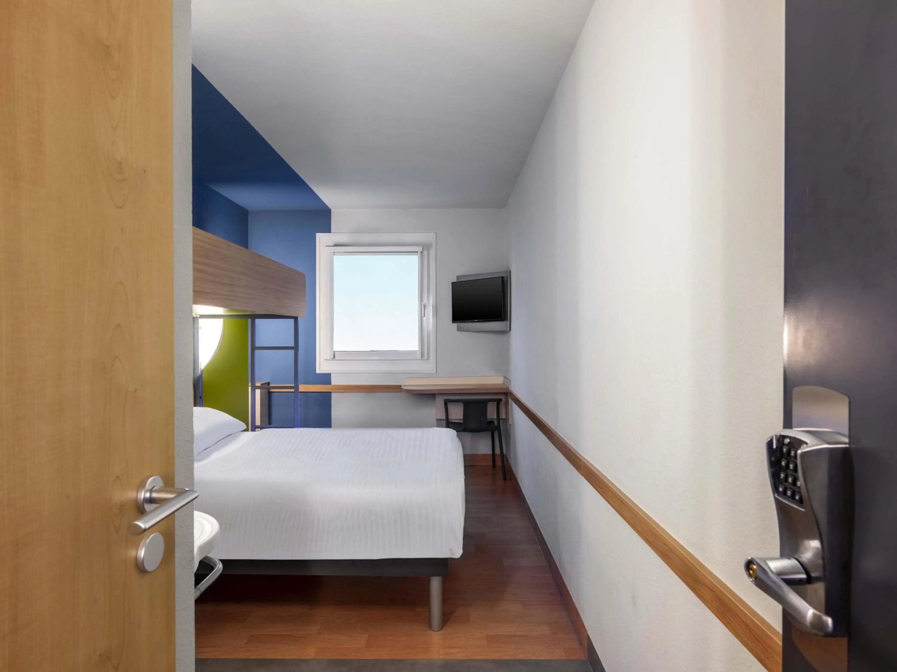 Bed in B&B HOTEL Düsseldorf-Lintorf