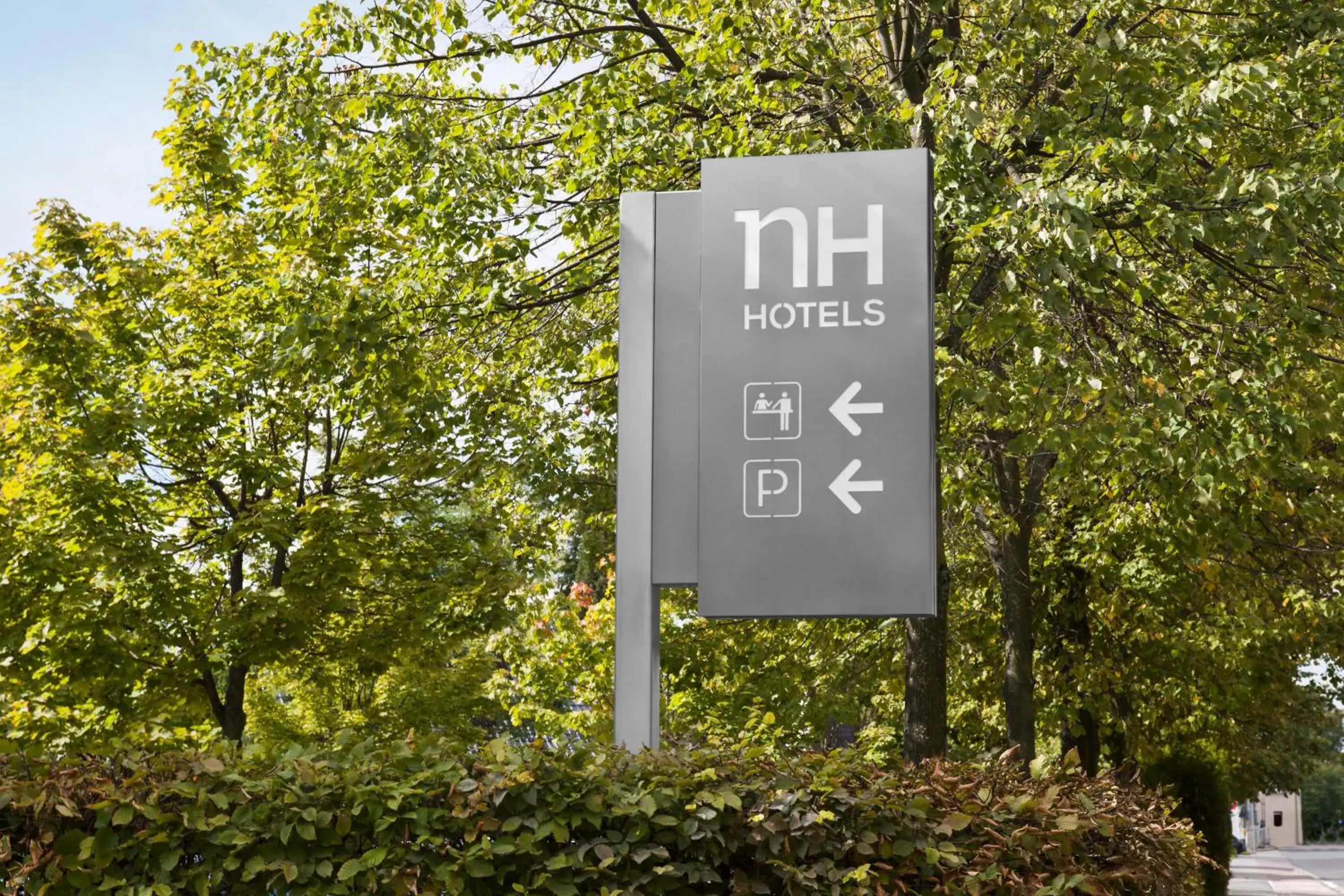 Property building in NH Frankfurt Airport West Property building in NH Frankfurt Airport West