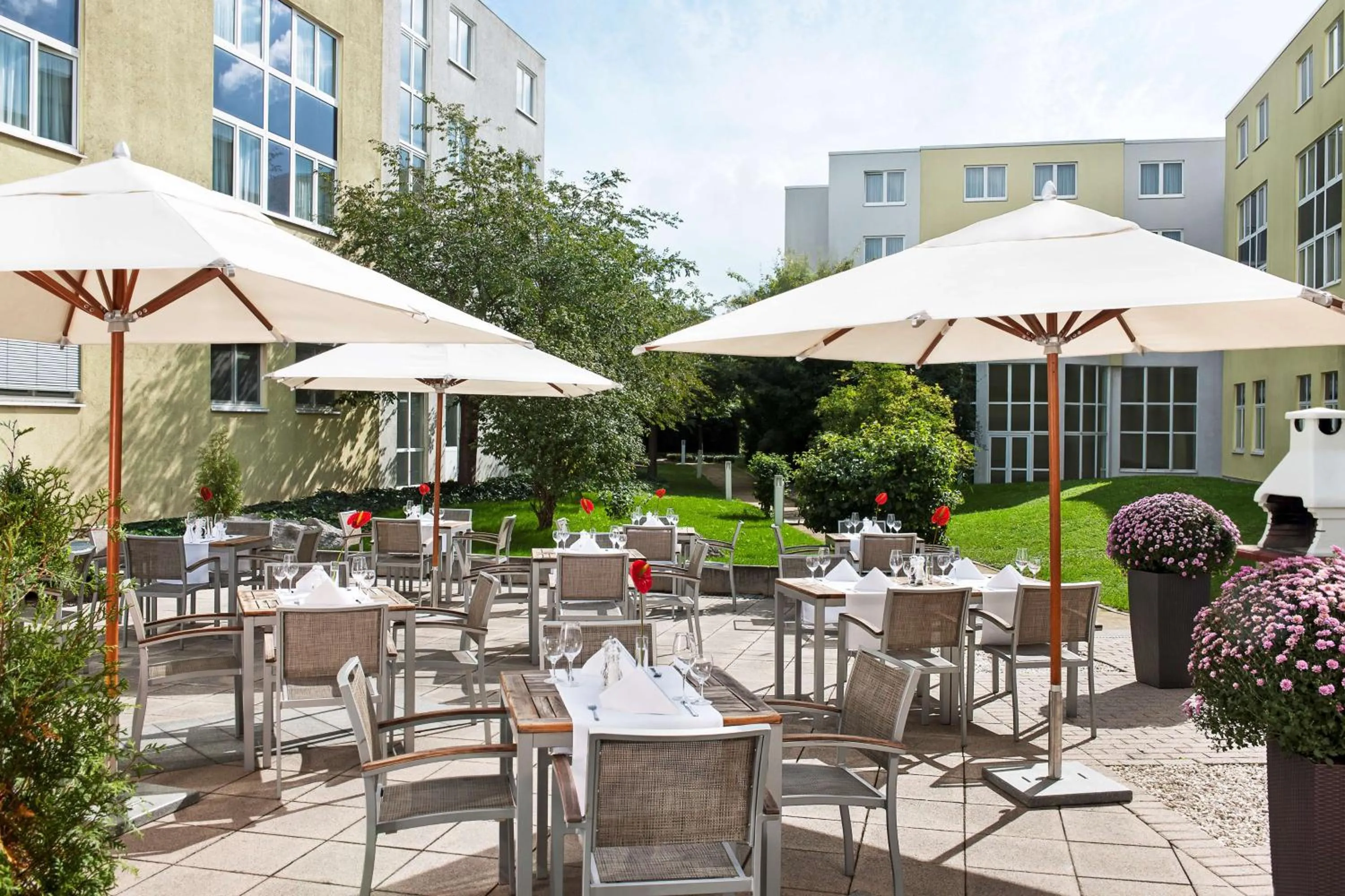 Patio in NH Frankfurt Airport West