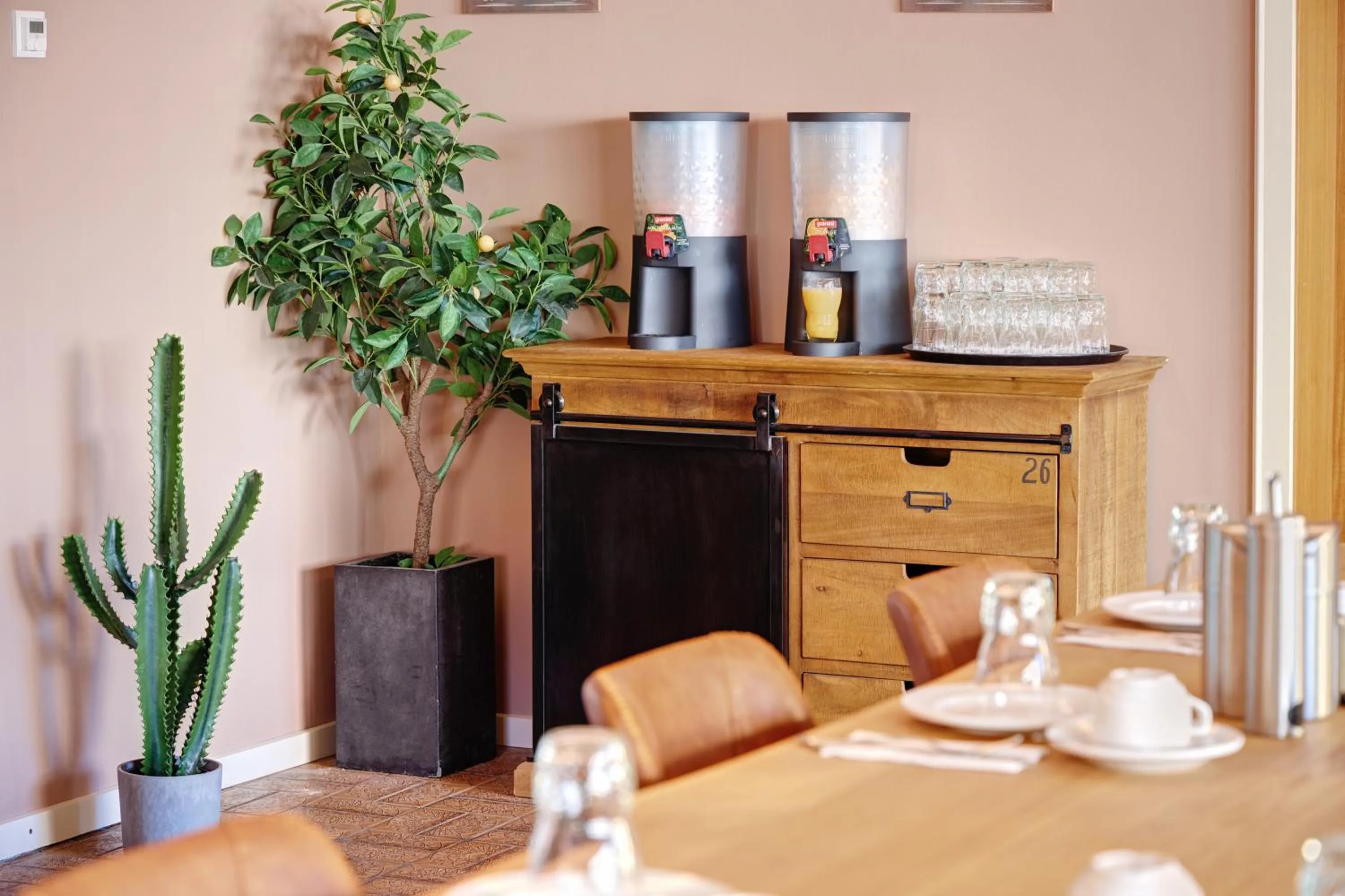 Continental breakfast in Hotel Stadt Grevenbroich mit Klimaanlage