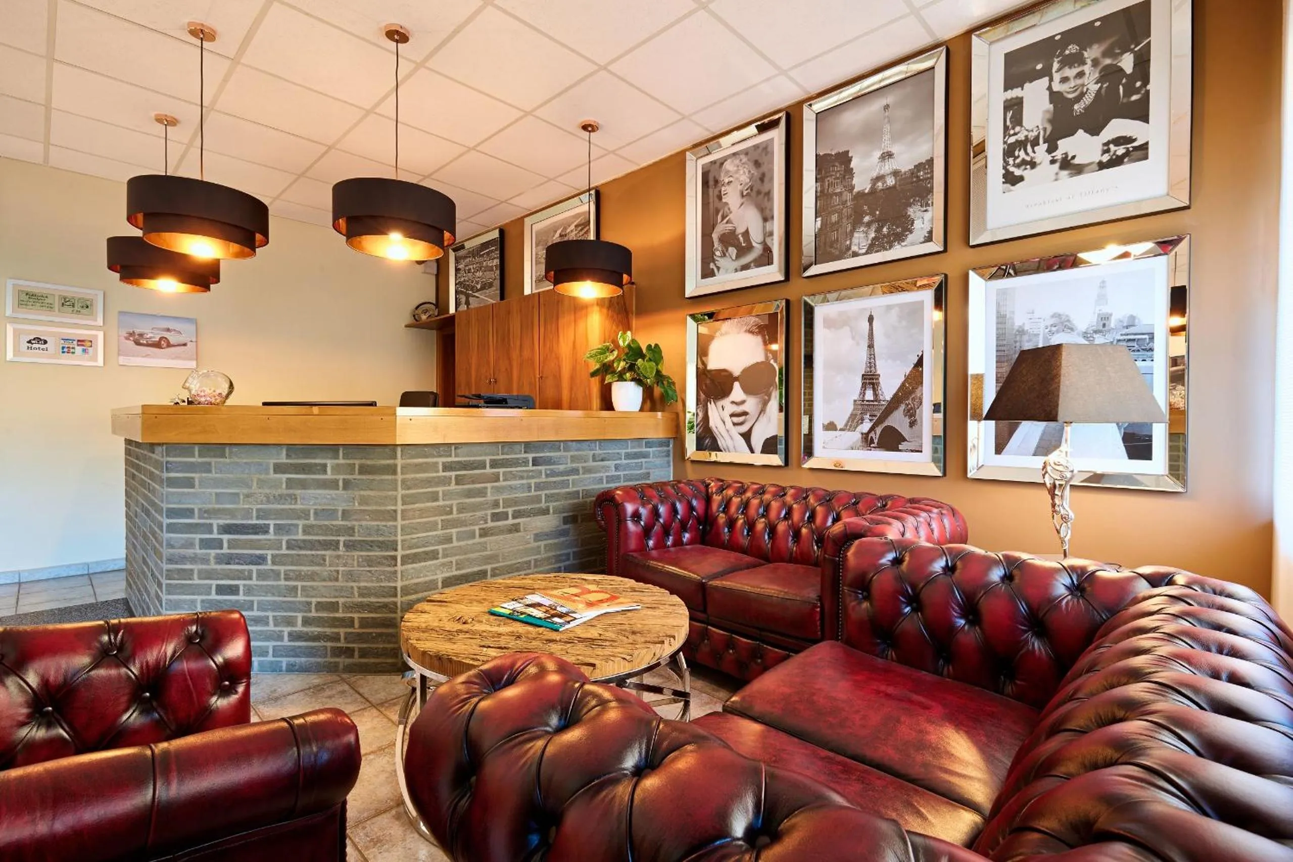 Lobby or reception in Hotel Stadt Grevenbroich mit Klimaanlage