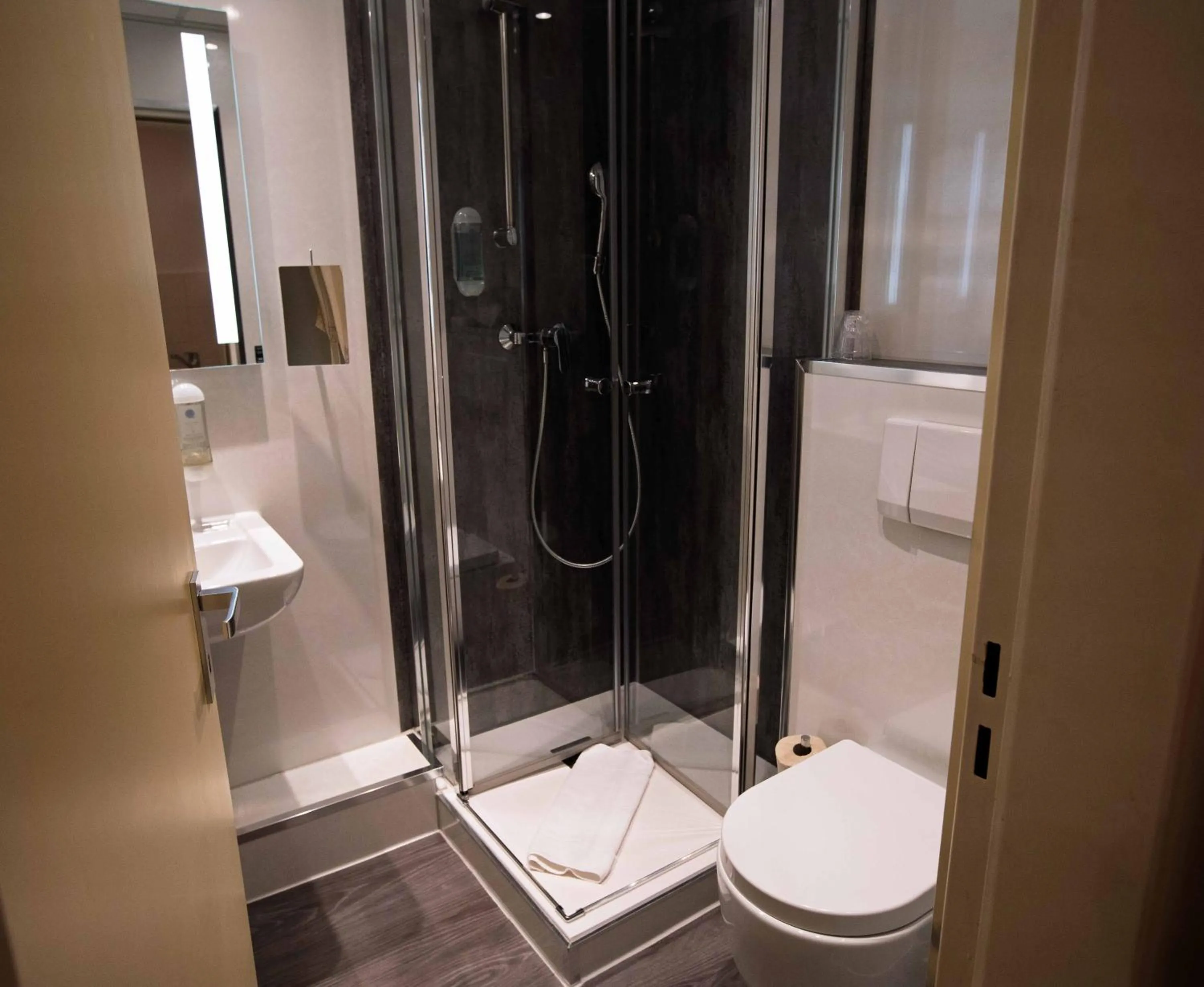 Bathroom in City Hotel Hannover