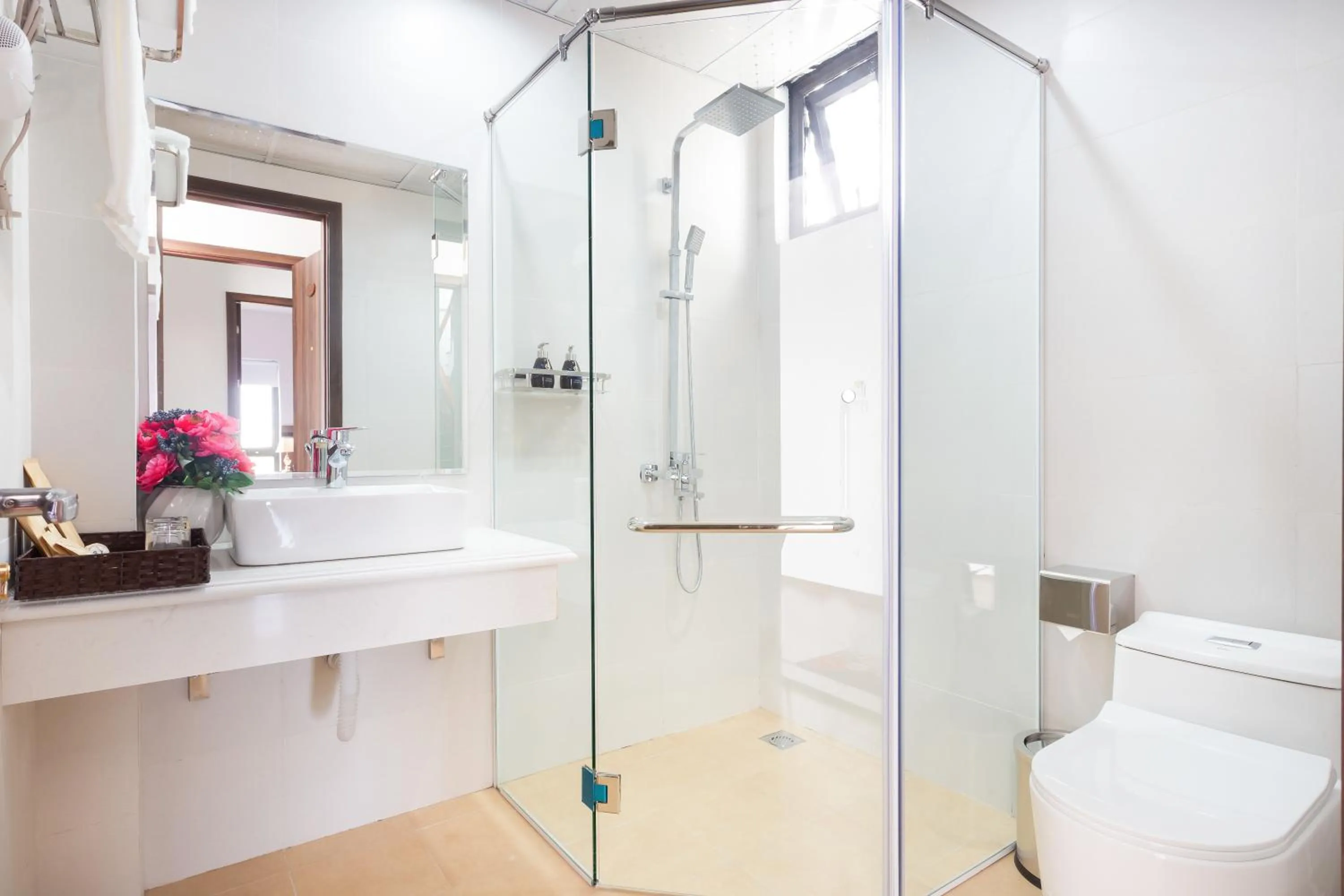 Toilet in Diamond Hotel